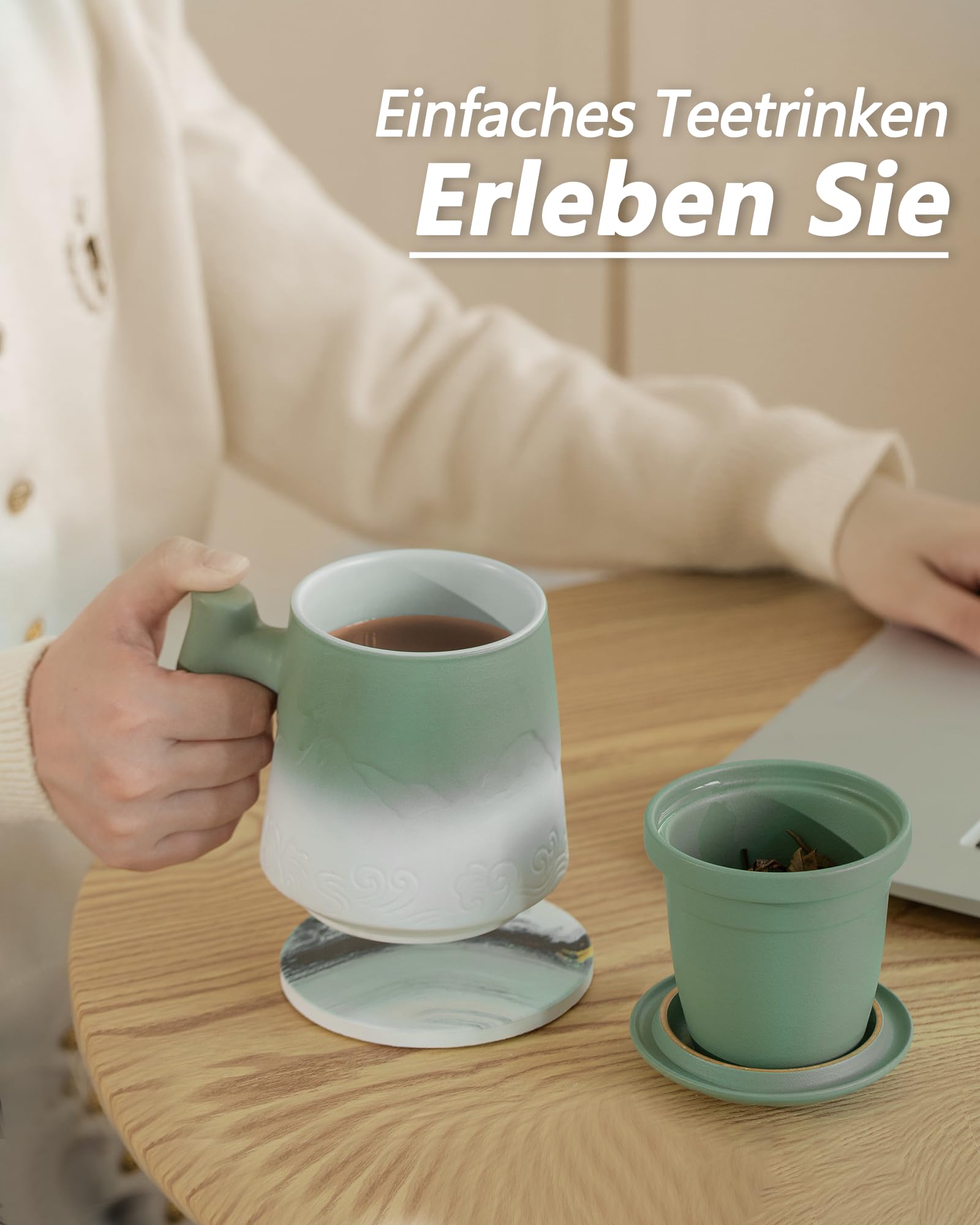 ZENS Teetasse mit Deckel und Sieb, 450 ml Große Holzgriff Teebecher mit Teesieb für Losen Tee, Geprägtem Keramik Teetassen und Untersetzer Set, Geschenke für Teeliebhaber, Moosgrün und Weiß