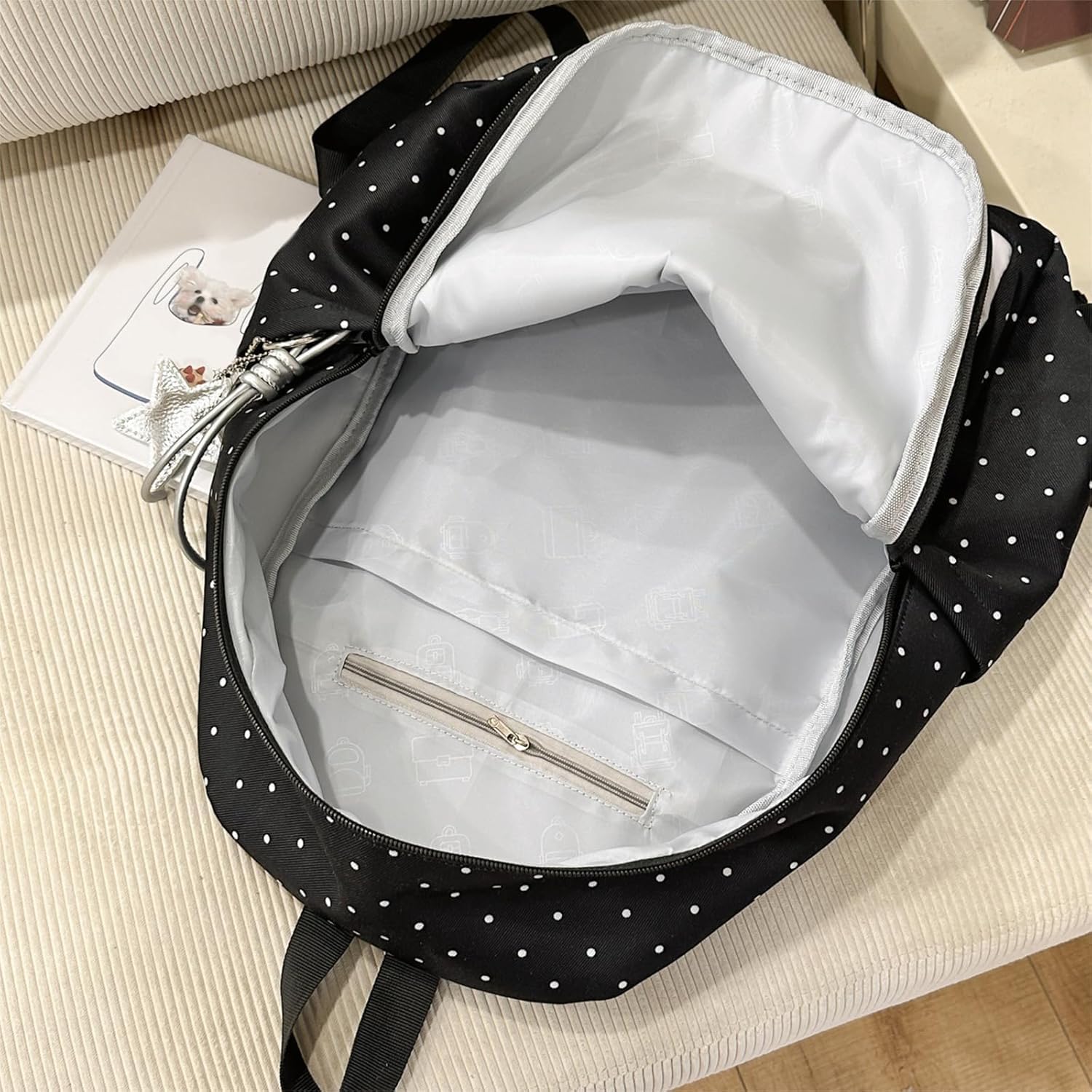 Klavier-Rucksack für Damen und Mädchen, Nylon-Schulrucksack mit Punkten und Anhänger für Schule, Studium, Reisen und Alltag (Black-B)