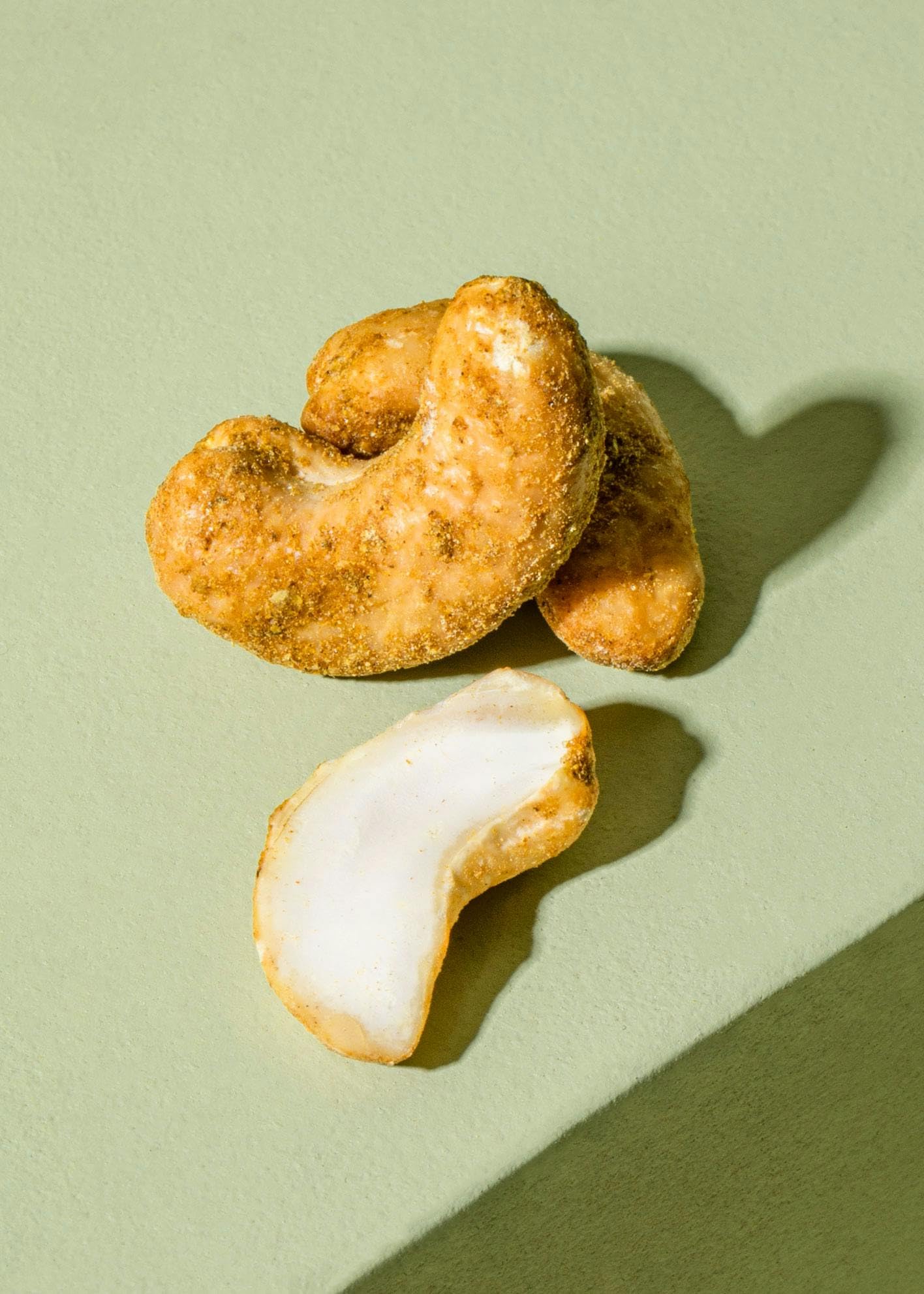 KoRo - Anacardi con Curry senza esaltatore di sapidità 500 g - Snack a base di anacardi raffinato con spezie