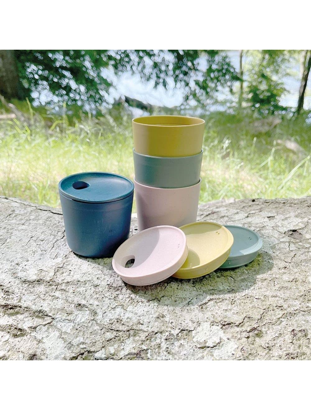 Light My Fire Camping Geschirr Set 4 Personen - Picknick für 4 - Outdoor Besteck 17 cm, Kaffeebecher to Go 3 dl und Outdoor Teller - BPA Frei Biobasierter Kunststoff - Besteck to Go - Camping Set
