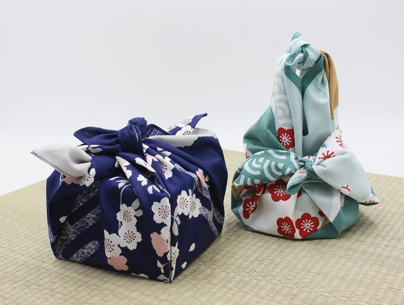 Waraku Fuuka Japanese Reusable Furoshiki Fabric Bento Gift Wrapping Cloth 100% Cotton (19.7"×19.7", Sakura Pagoda Fuji) image 3