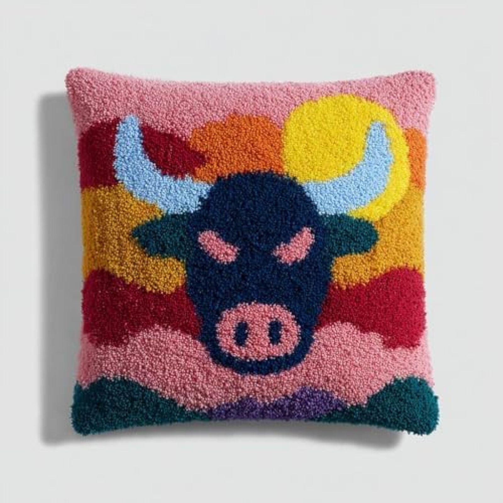 kitphoenix Beginner Latch Hook Cushion Cover Craft Kit,Bull and Sunset,DIY Pillow Cover Making Set with Pre-Cut Yarn and Hook,43x43 cm