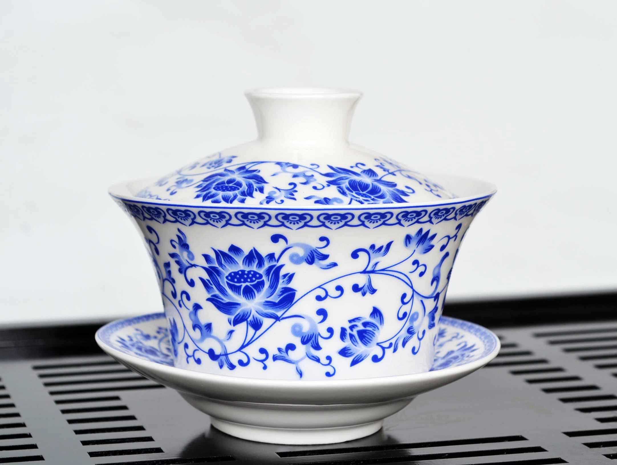 Gaiwan 150 ml niebiesko-biała porcelanowa filiżanka do herbaty Sancai zestaw spodków do herbaty lotos (200 ml lotosu)