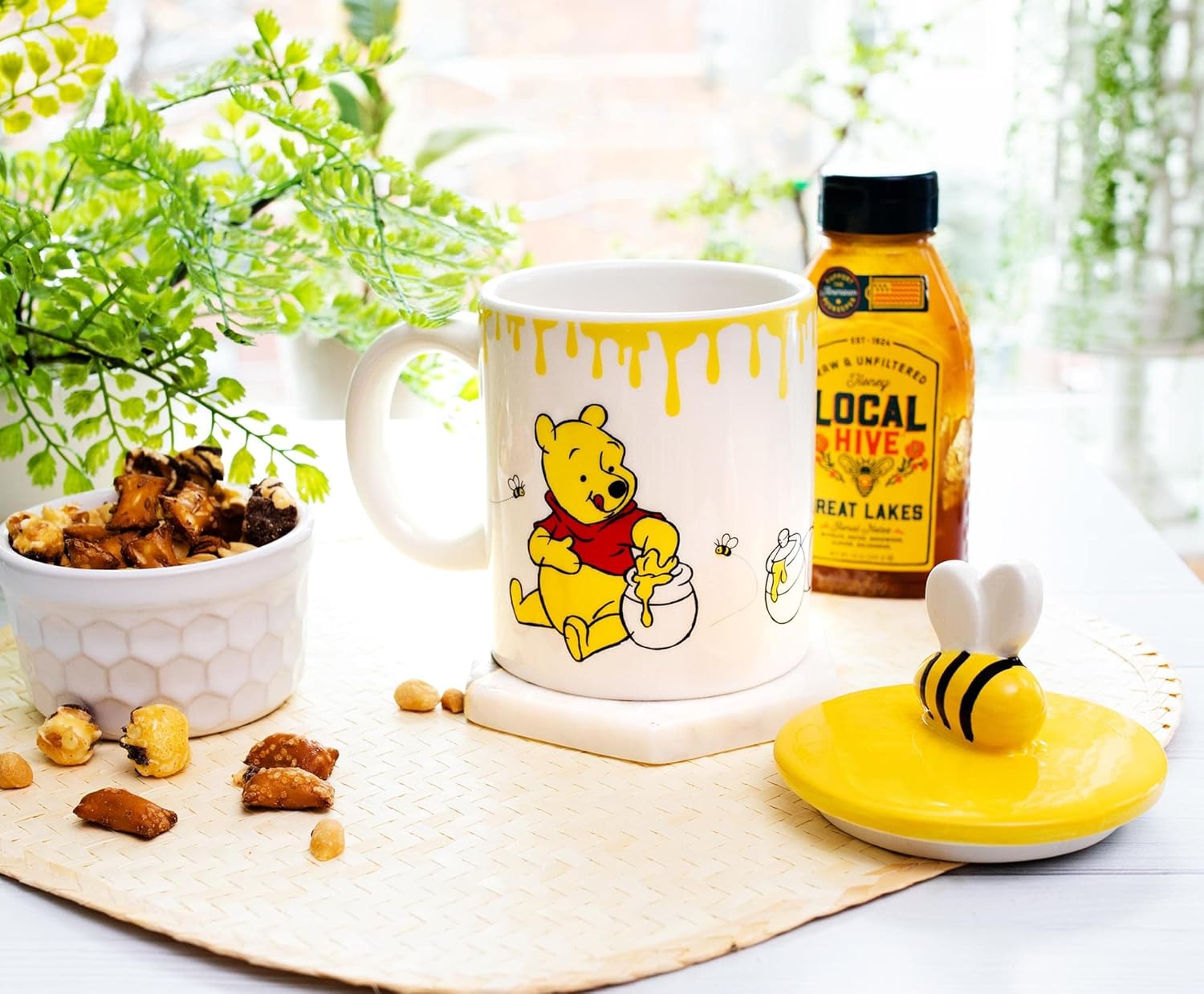 Silver Buffalo Disney Winnie the Pooh Eating Honey Ceramic Mug with Sculpted 3D Bee Lid, 18 Ounces - Image 7
