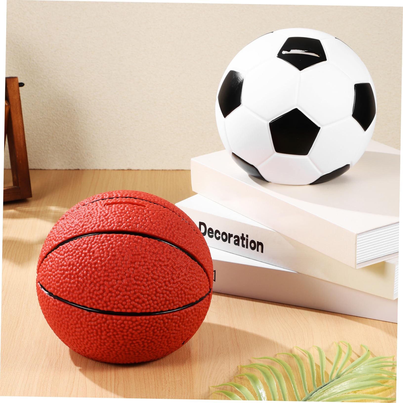 BESTonZON Set 2 Articoli Salvadanio Sportivo per Bambini in Vinile a Forma di Pallone da Basket e Calcio, Salvadanaio per Risparmio Soldi, Decorazione Casa e Compleanno