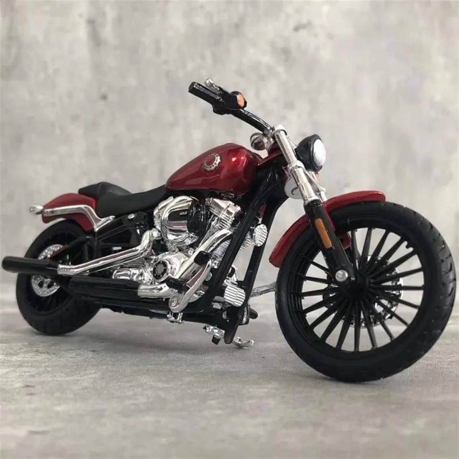 SEYXF Motorbike Toy 1/18 for Harley for Davidson Breakout 2016 Motorcycle Model Simulation Alloy Toy(with Foam Box)