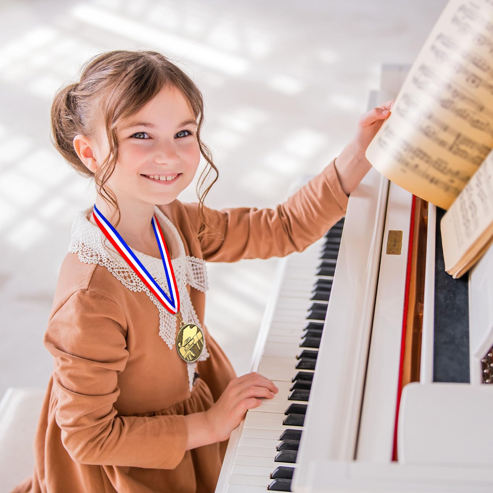 Aurelema 30 medallas de oro de 2 pulgadas para ganadores de premios, medallas a granel con cintas para el cuello, trofeo de metal, regalo para estudiantes, adultos, torneos escolares, competiciones
