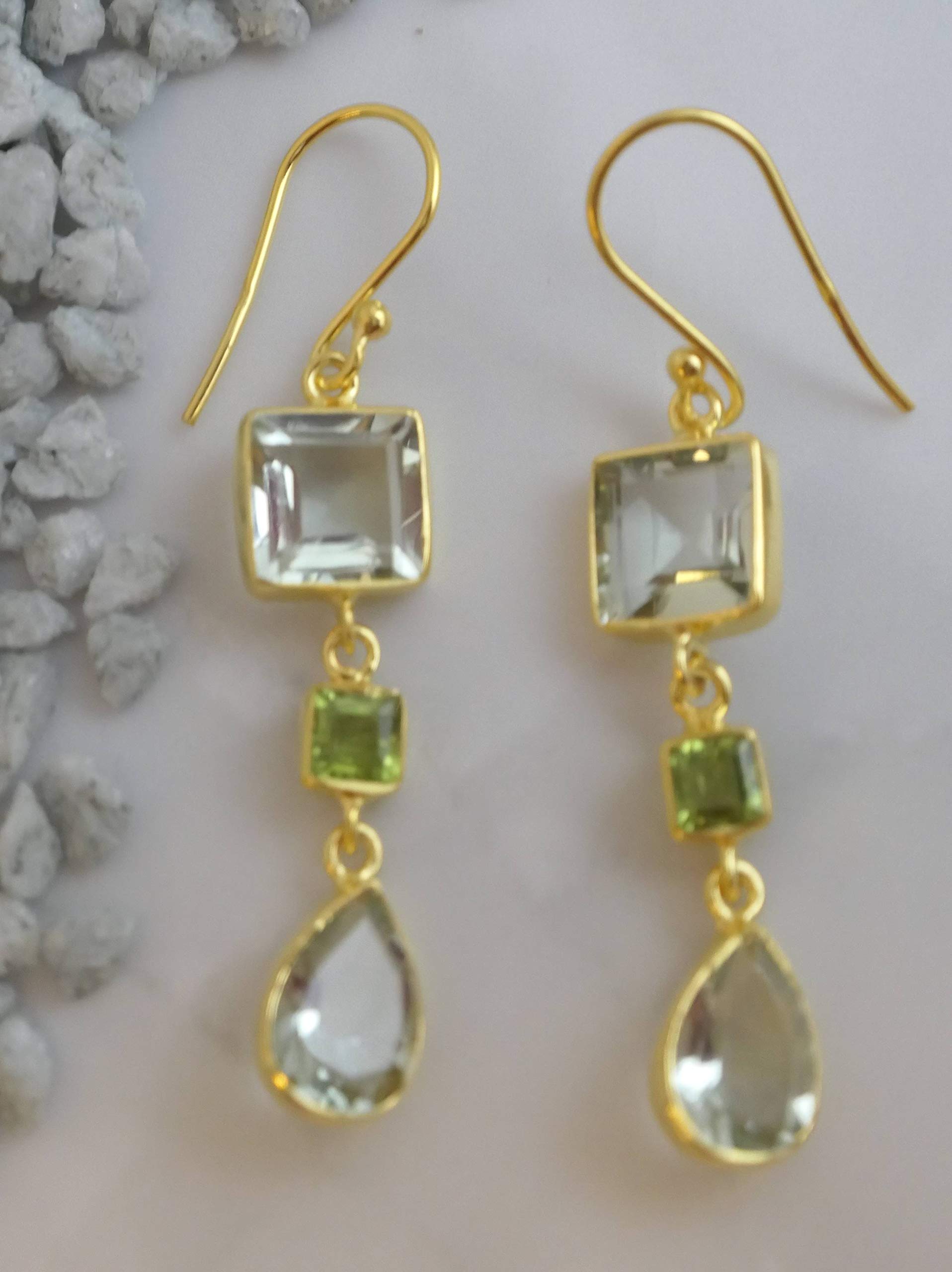 Pendientes de plata de ley 925 con baño de oro y amatista verde y peridoto