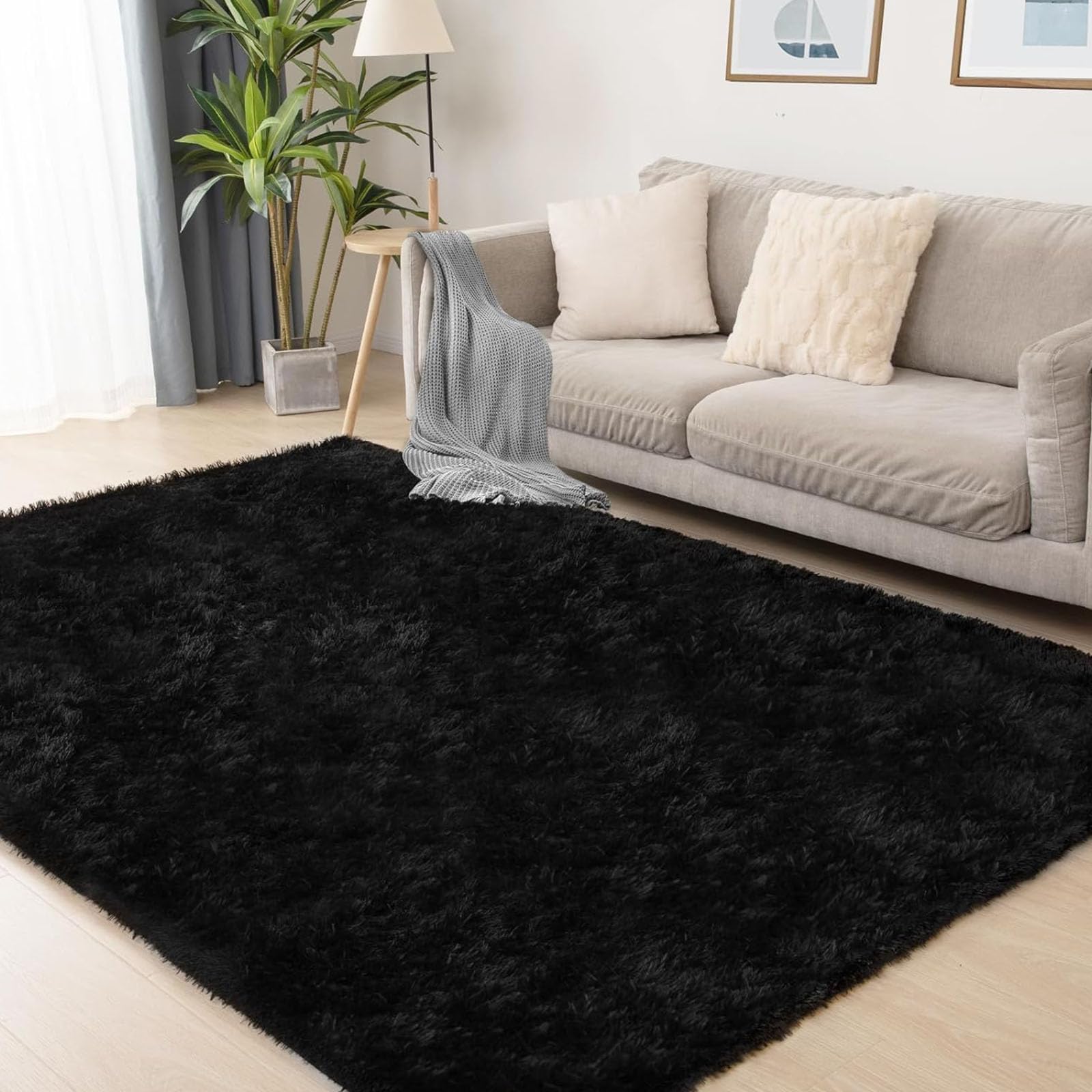 Tapis de chambre qui ne glisse pas grâce au dossier antidérapant 145x210 noir