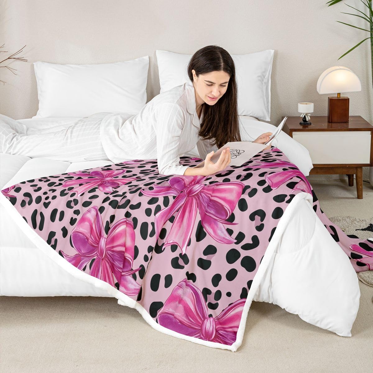 Erosebridal Pink Leopard Print Sherpa Blanket Coquette Bow Fuzzy Plush Throw Y2K Girly Pink Leopard & Bowknot Fleece Blanket for Kids Girls Sweet Wild Y2K Aesthetic Decor for Bed Couch Baby Size