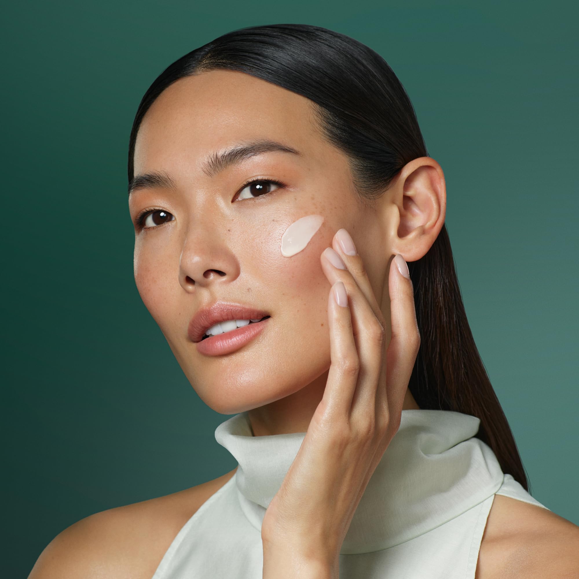 WELEDA Cell Longevity Ultra Protect & Lift Advanced Day Cream - Tagespflege Creme mit [NAD⁺] Booster & Astaxanthin strafft die Haut & schützt vor Hautalterung (Naturkosmetik, vegan, 50ml)