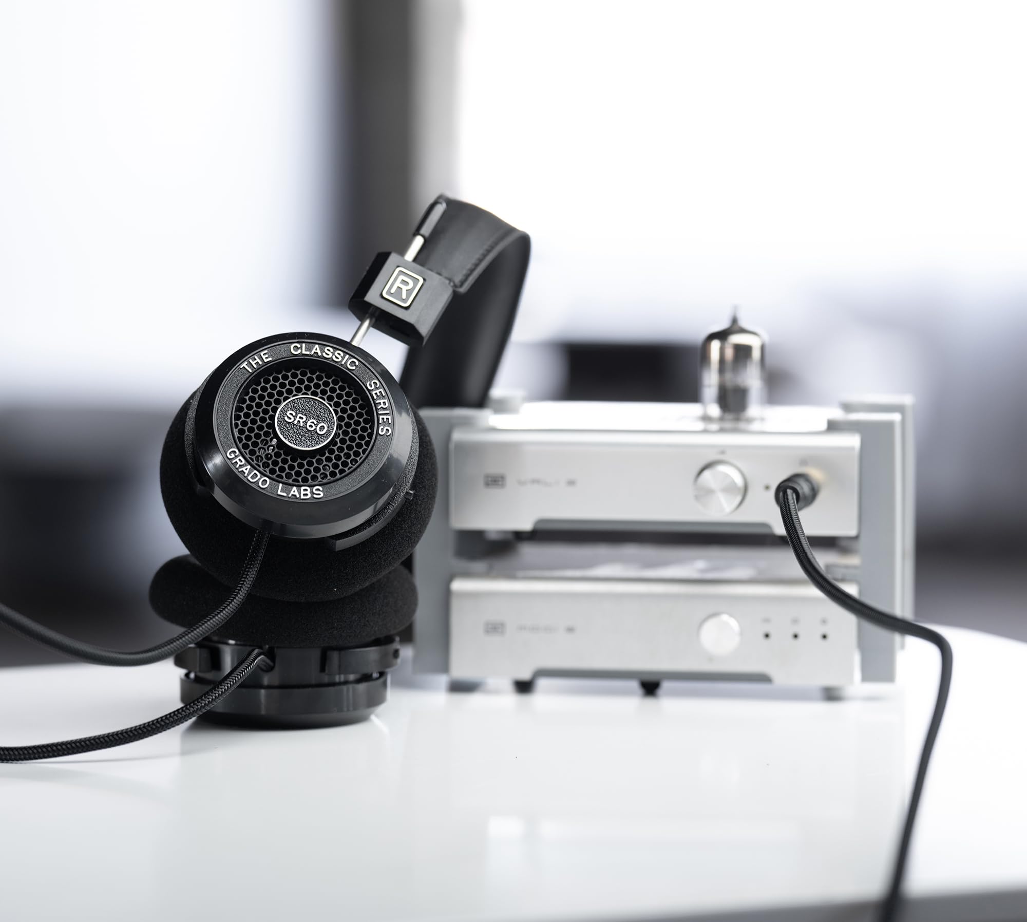 GRADO Classic Series SR60 - Cuffie aperte, cablate, on-ear, leggere, suono naturale, ascolto domestico