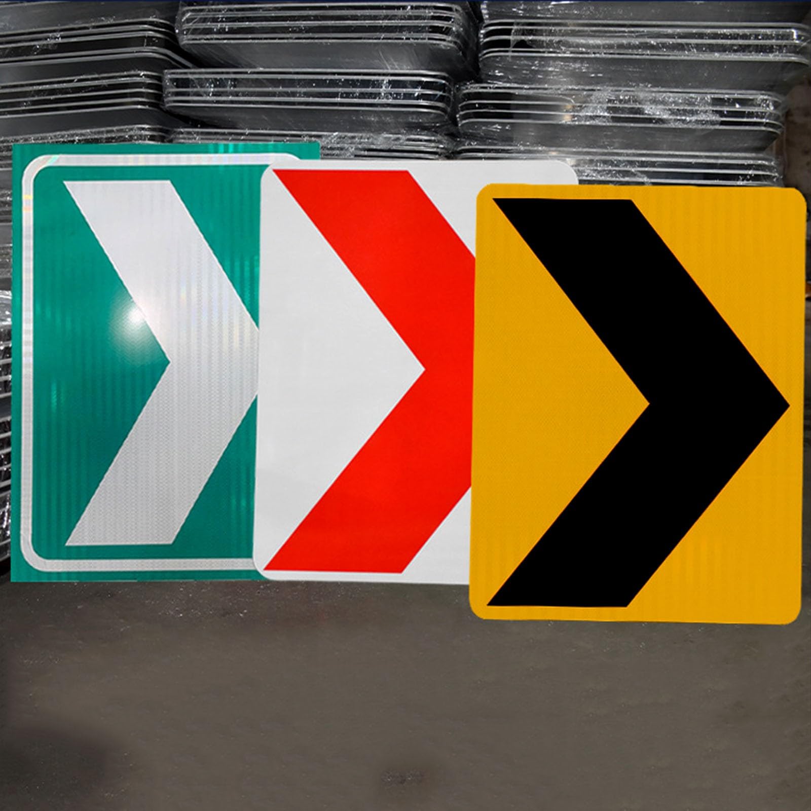 Znak drogowy, 16 "x 24" Odblaskowy znak drogowy Chevron Strzałka - Trwały aluminiowy znak kierunkowy do jazdy drogowej - Duża biała strzałka dla większego widzenia