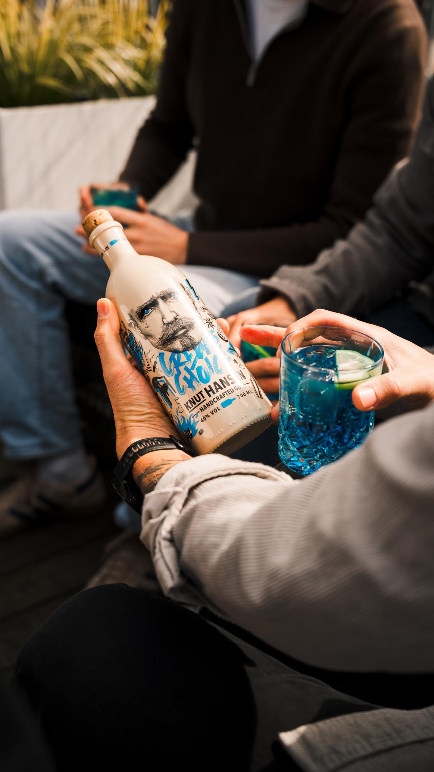 KNUT HANSEN DRY GIN Crew's Choice | Weltweit ausgezeichnet | Eine Hommage an Teamgeist und Zusammenhalt | 0,7L | 40% Vol. (Packung mit 2)