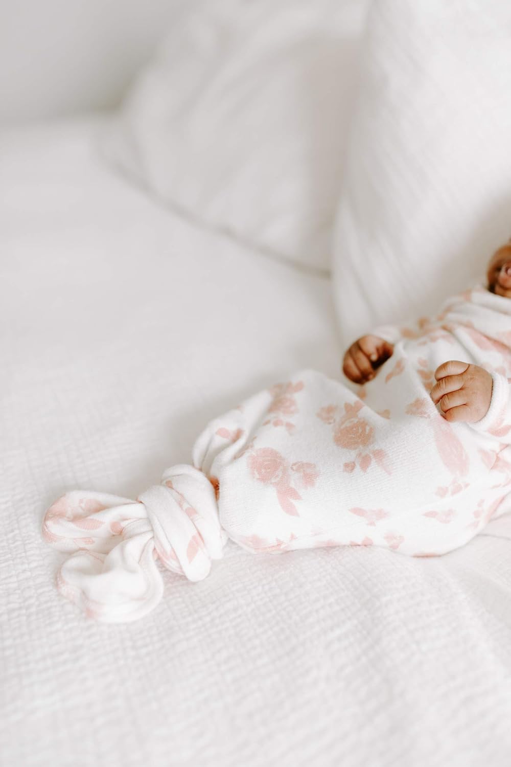 aden + anais Snuggle Knit Newborn Gift Set with Knotted Baby Gown, Swaddle Blanket, Infant Hat, and Bandana Bib, 0-3 Months, Rosettes