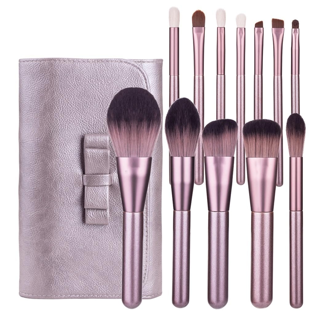 Pinceaux maquillage débutant pour éviter les traces de fond de teint et fards