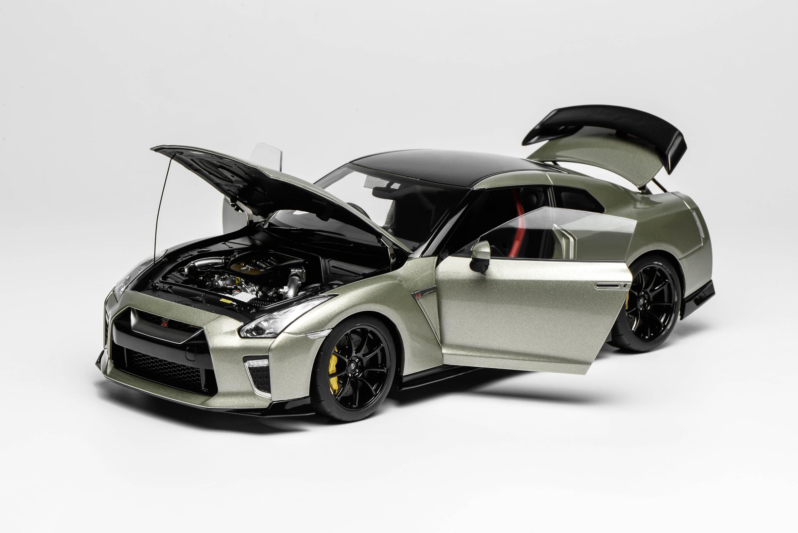 Amazon | フリースタイル (FREESTYLE) MOTORHELIX 1/18 NISSAN GT-R