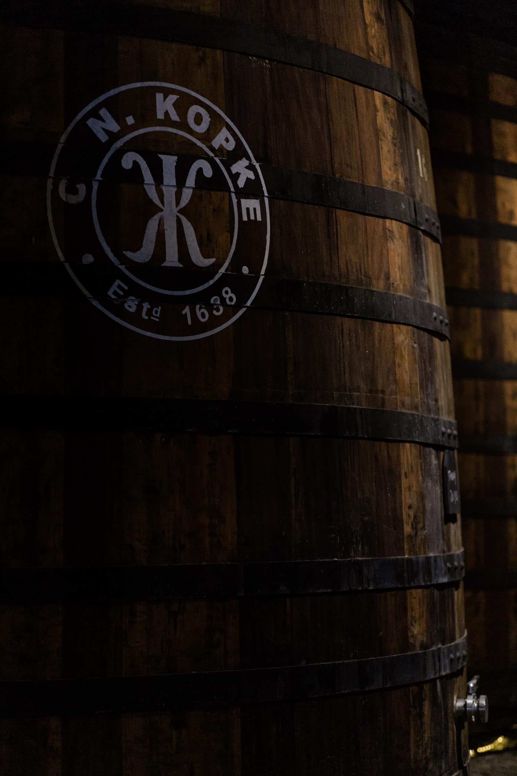 KOPKE - Reserve Tawny - Porto - 19,5% Alcool - Origine : Portugal - Notes de fruits noirs et bois - A servir au dessert ou en apéritif - 75 cl
