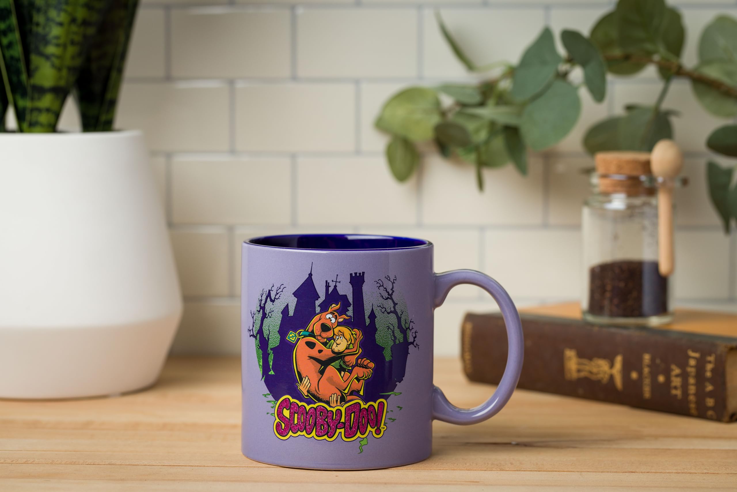 Silver Buffalo Tazza in ceramica Scooby Doo House Silo Scoob Hug Glitter 590 ml
