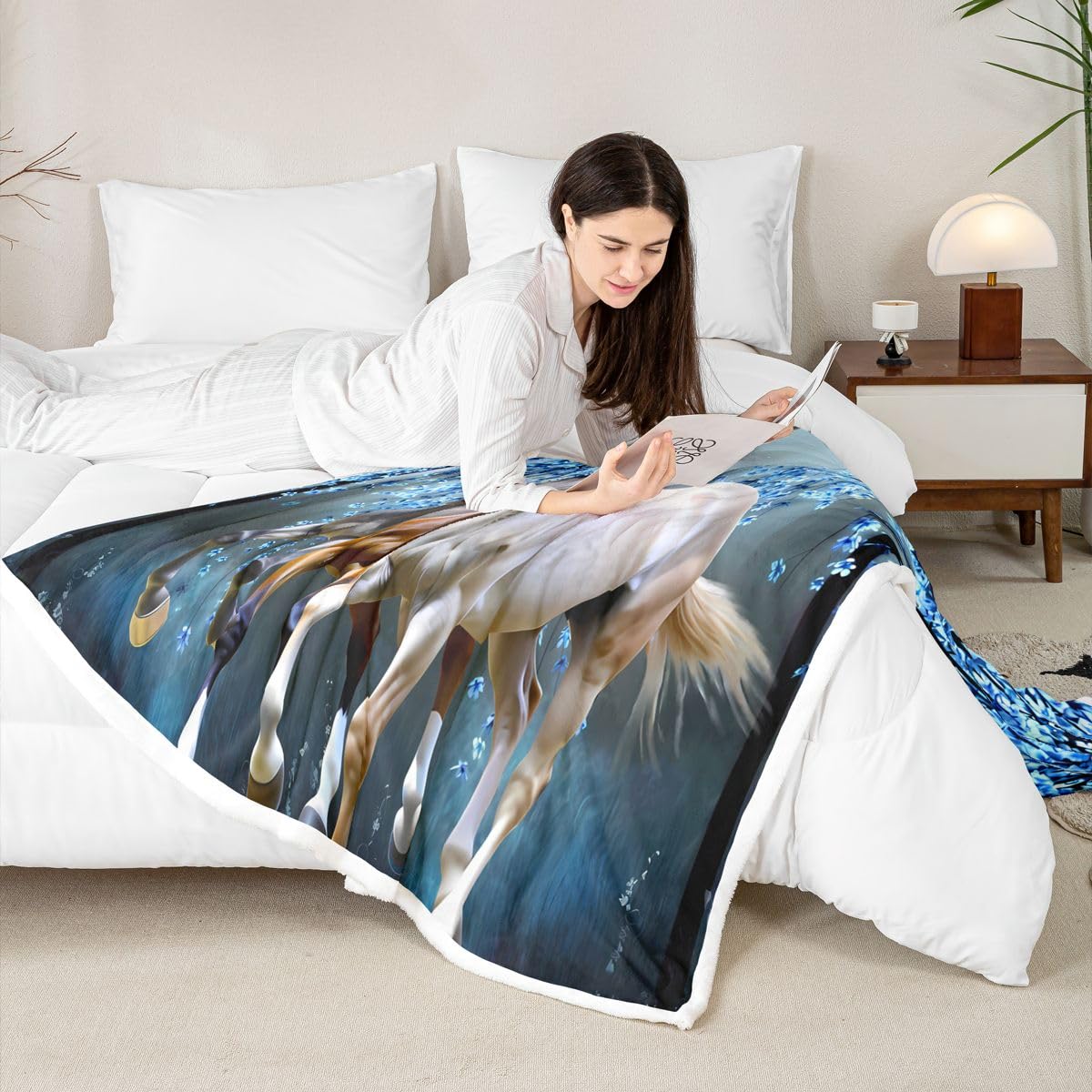 Manta Sherpa con diseño de caballo para niños, ramas de cerezo, corcel, cobija de forro polar azul de ensueño para niñas y adolescentes, manta mullida para sofá, cama, sofá, decoración de animales