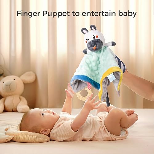 Vista 4 de TUMAMA Manta de seguridad para bebé, manta de terciopelo suave con lunares de peluche y anillos de dentición, artículos esenciales para recién Verde
