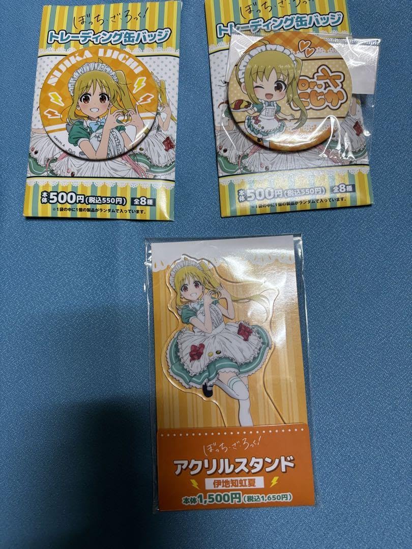 ぼっち・ざ・ろっく！　　伊地知虹夏 缶バッジ　アクリルスタンド Amazon.co.jp: ぼっち ざ ろっく 伊地知虹夏 缶バッジアクリル