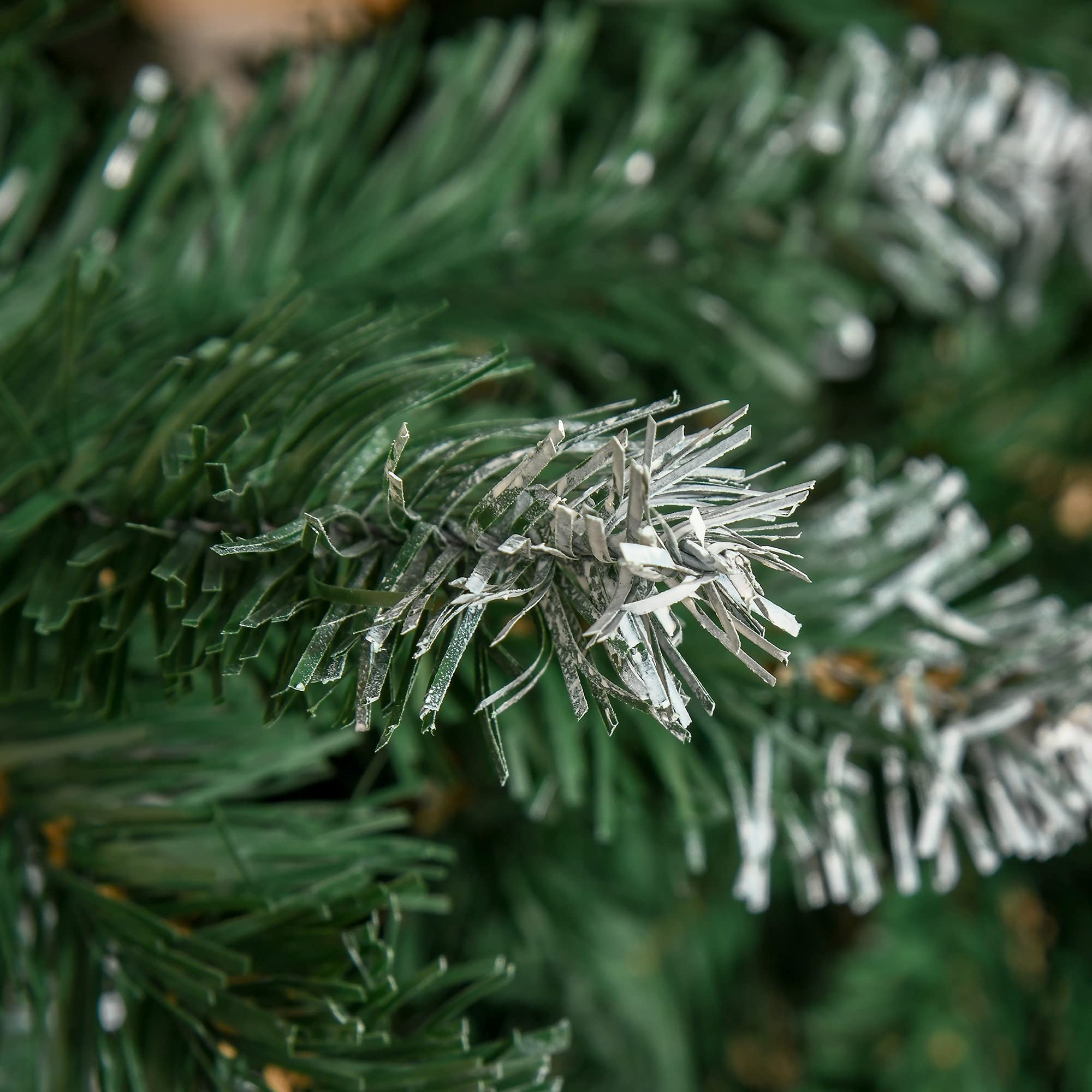 HOMCOM Künstlicher Weihnachtsbaum 180 cm Kieferbaum mit 59 Zapfen Schnee | 1111 Spitzen, Christbaum, Weihnachtsdeko, Inkl. Metallständer, für drinnen