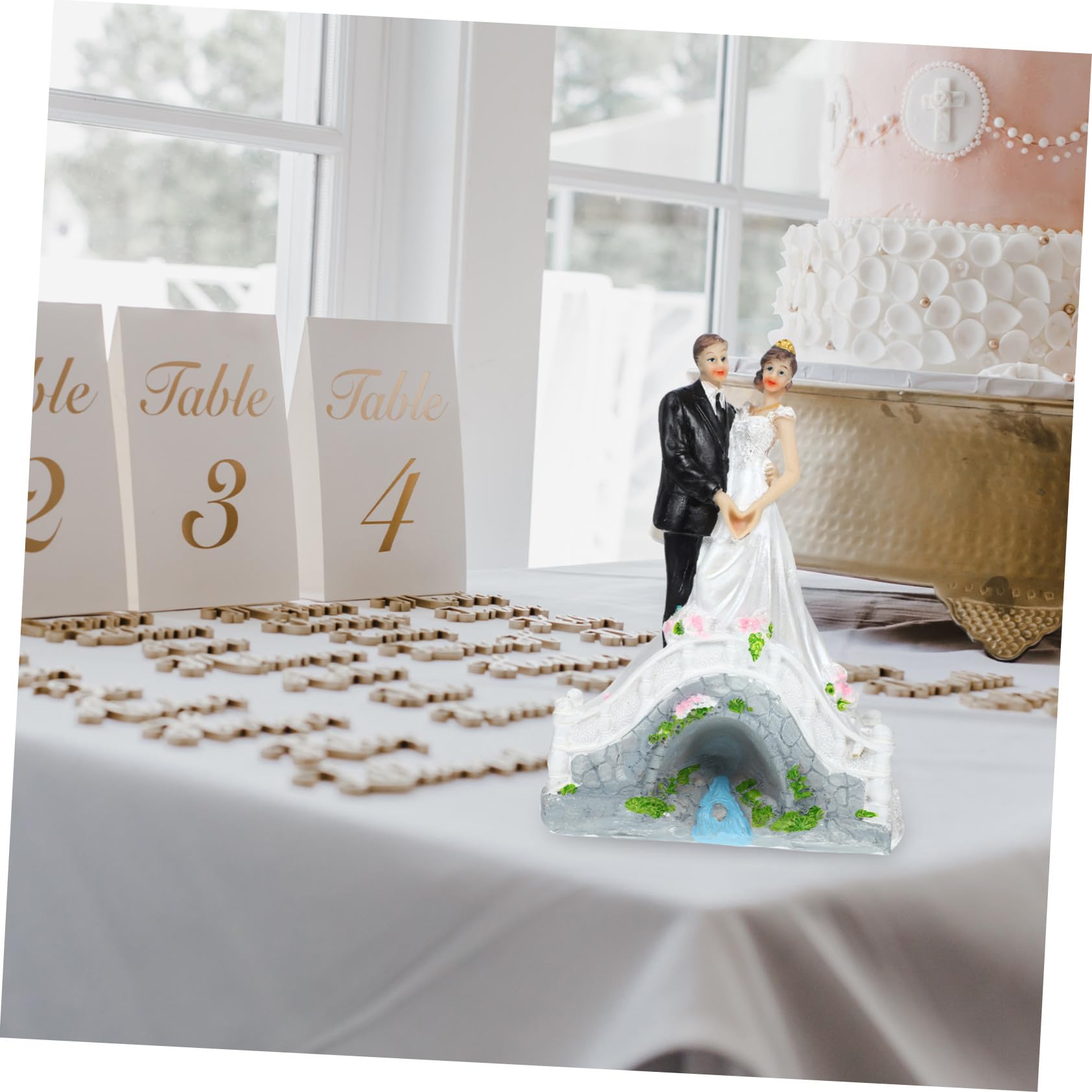 VICASKY 3 Stück Elegante Hochzeitstortendeko Brautpaar Figur Resin Handbemalt Delikate Hochzeit Party Dekoration für Verlobung Brautdusche