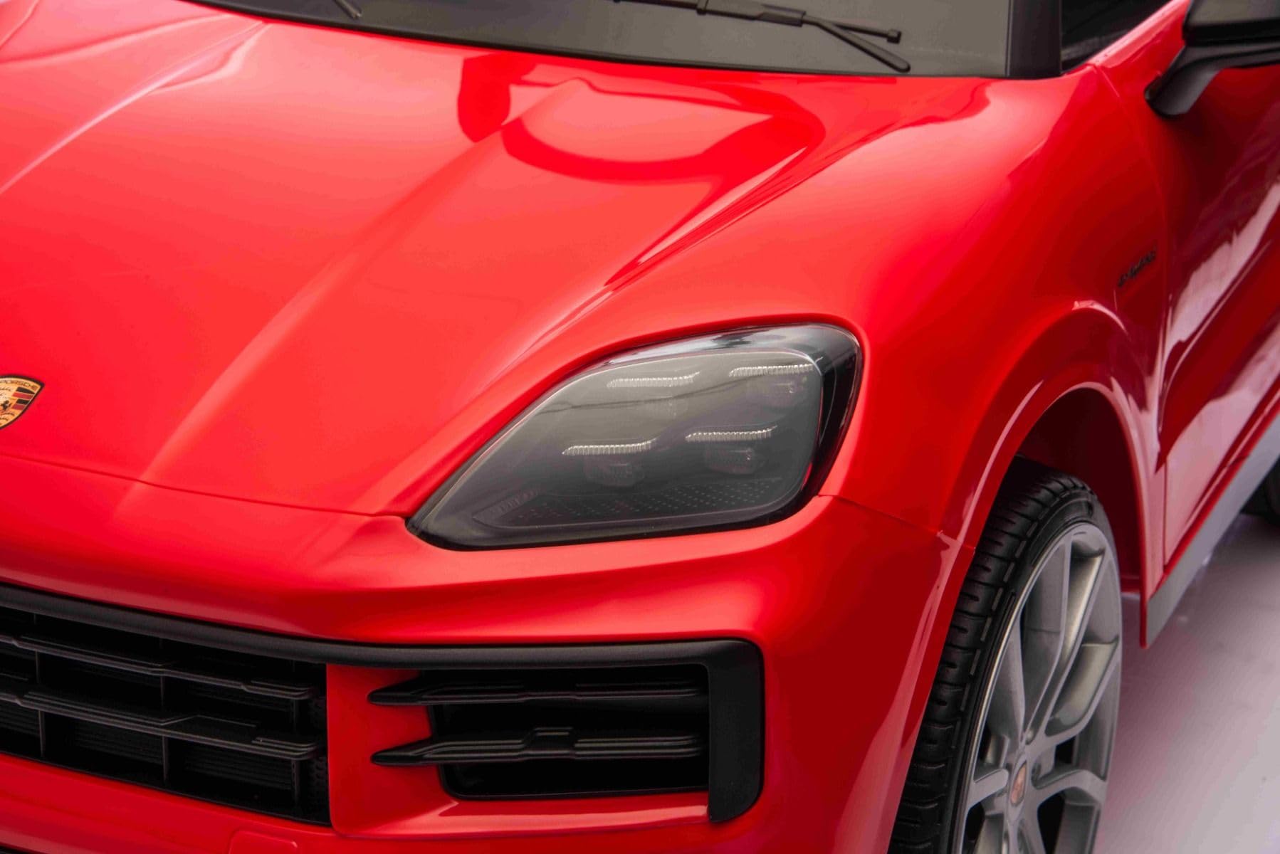 Porsche Cayenne dziecięcy samochód elektryczny 12 V, licencja – pojedyncze siedzenie elektryczne z baterią litową, zawieszenie, silniki 2 x 25 W, pilot zdalnego sterowania 2,4 GHz, MP3