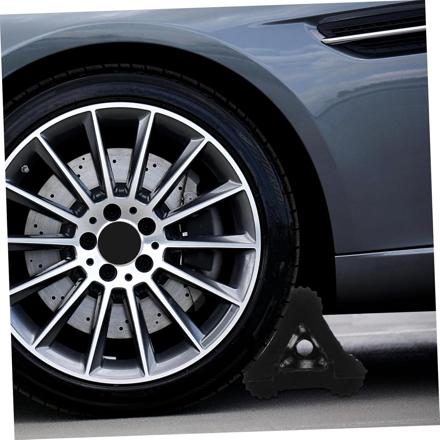 Cabilock Rubber Wheel Chocks Handles Non- Heavy Duty Tire Stoppers for Trucks Trailers and Motorcycles Pressure-Resistant Wheel Stops for Instant Stabilization