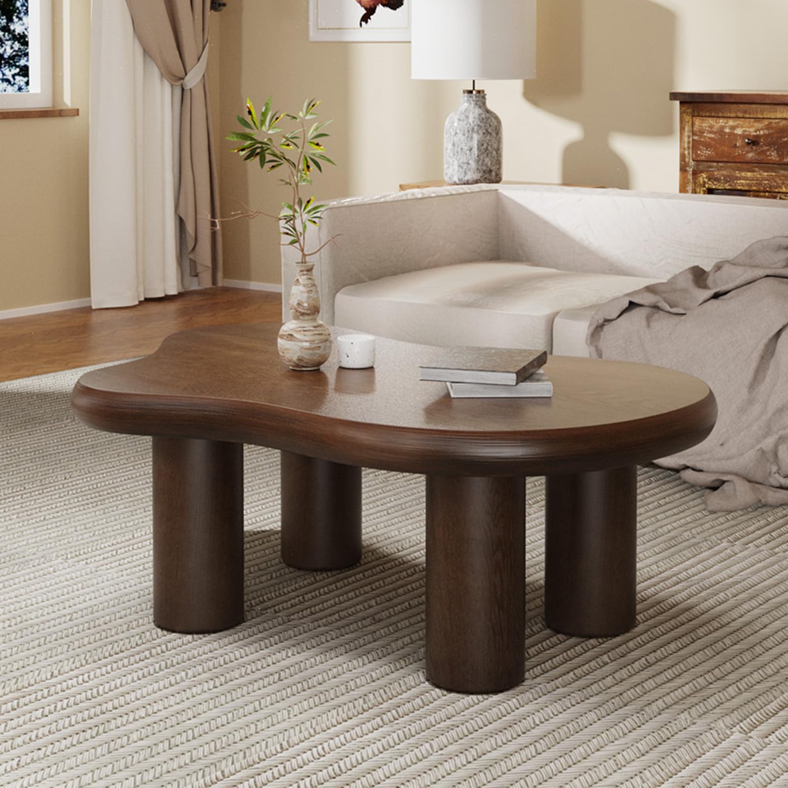Table basse salon et bureau optimisant les petits espaces avec style