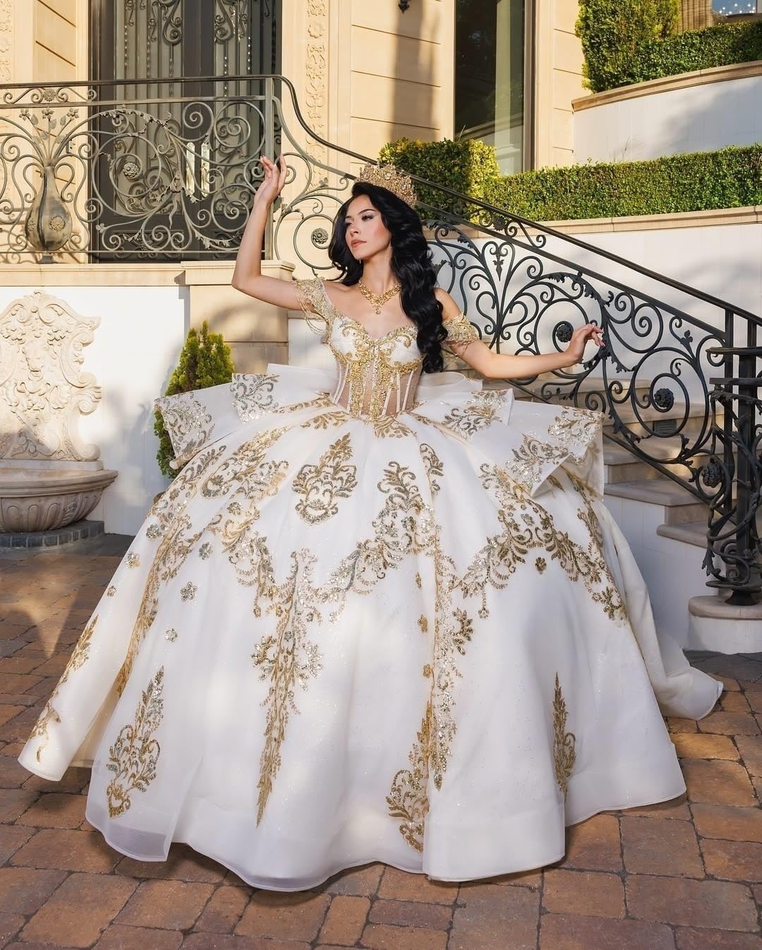 Mouccy Glitter Gold Appliques Quinceanera Dresses with Tassels Off Shoulder Lace Sweet 16 Dress Sparkly Bead Puffy 15 Dress