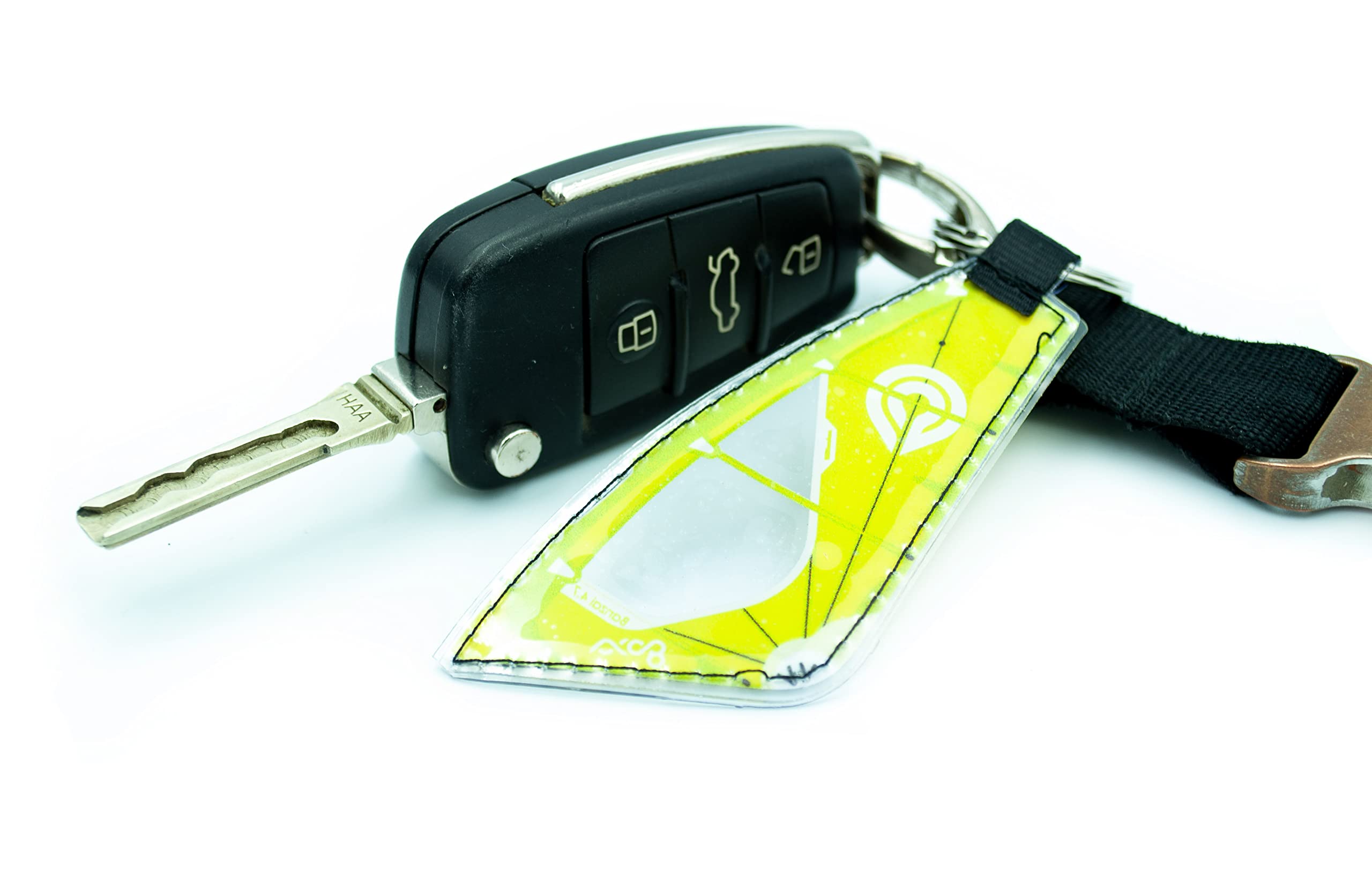 Portachiavi a vela da windsurf, accessorio elegante e pratico per sport acquatici