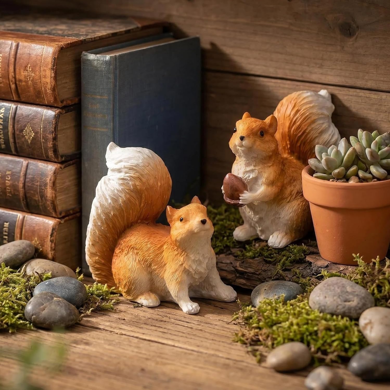 FAKOFIS Set of 2 Squirrel Garden Ornaments, Miniature Resin Animal Statue Weatherproof Hand Painted Balcony Patio Succulent Flower Pot Original Gift
