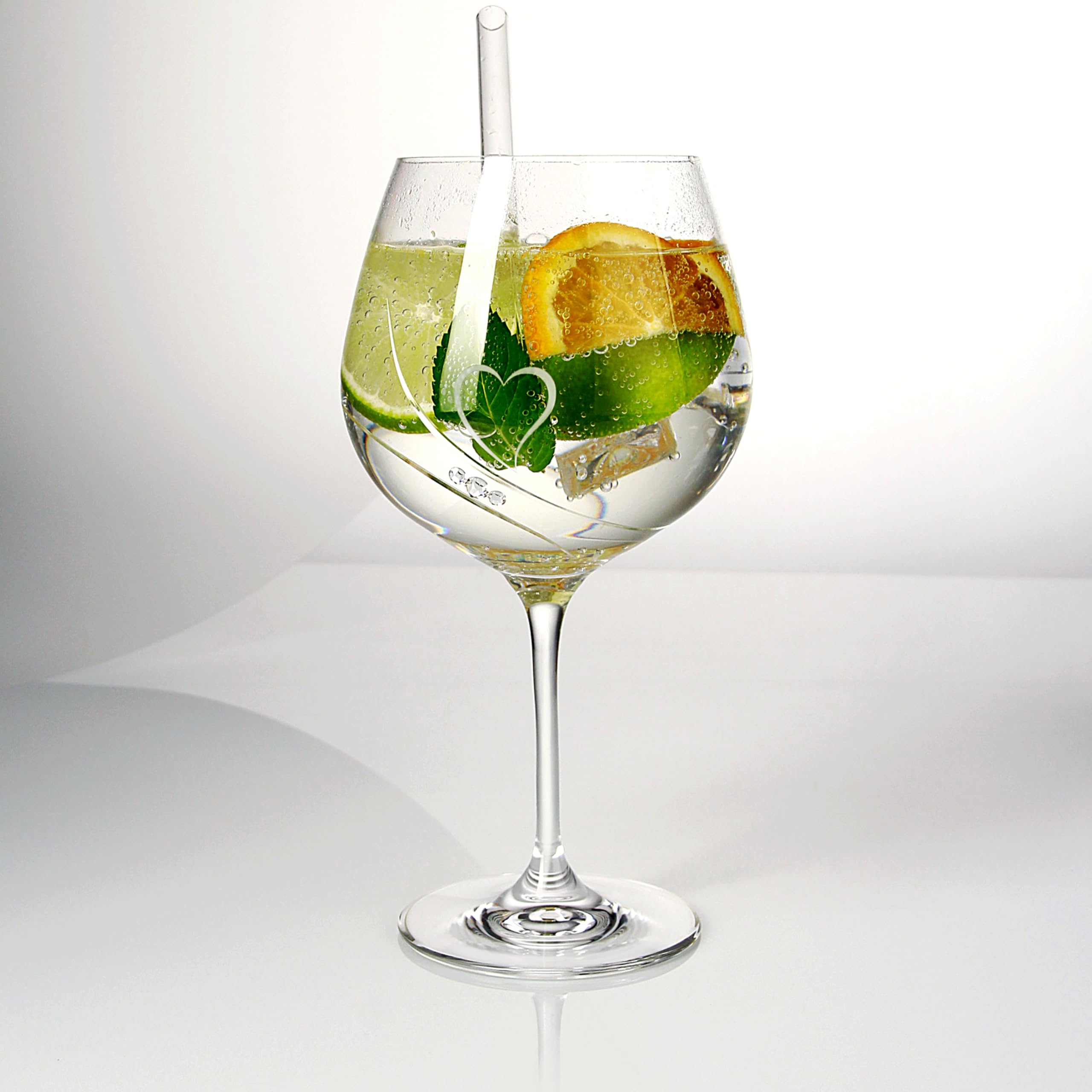 Romantic Passion Juego de vasos de ginebra con grabado, juego de vasos de Gin Tonic con cristales premium y diseño de corazón cepillado a mano, perfecto como regalo de boda o compromiso, 2