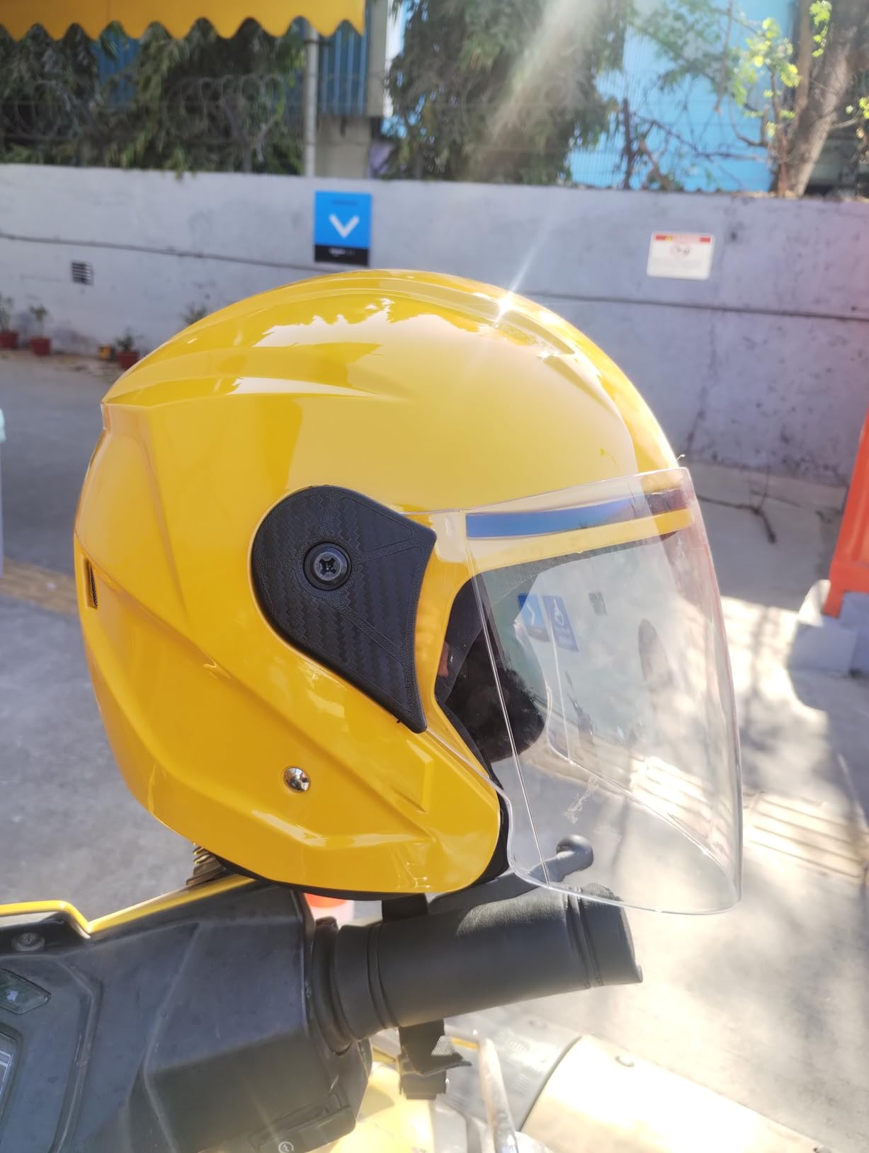 TVS Helmet Iqube HF ARC Lucid Yellow X Large : Amazon.in: Car & Motorbike