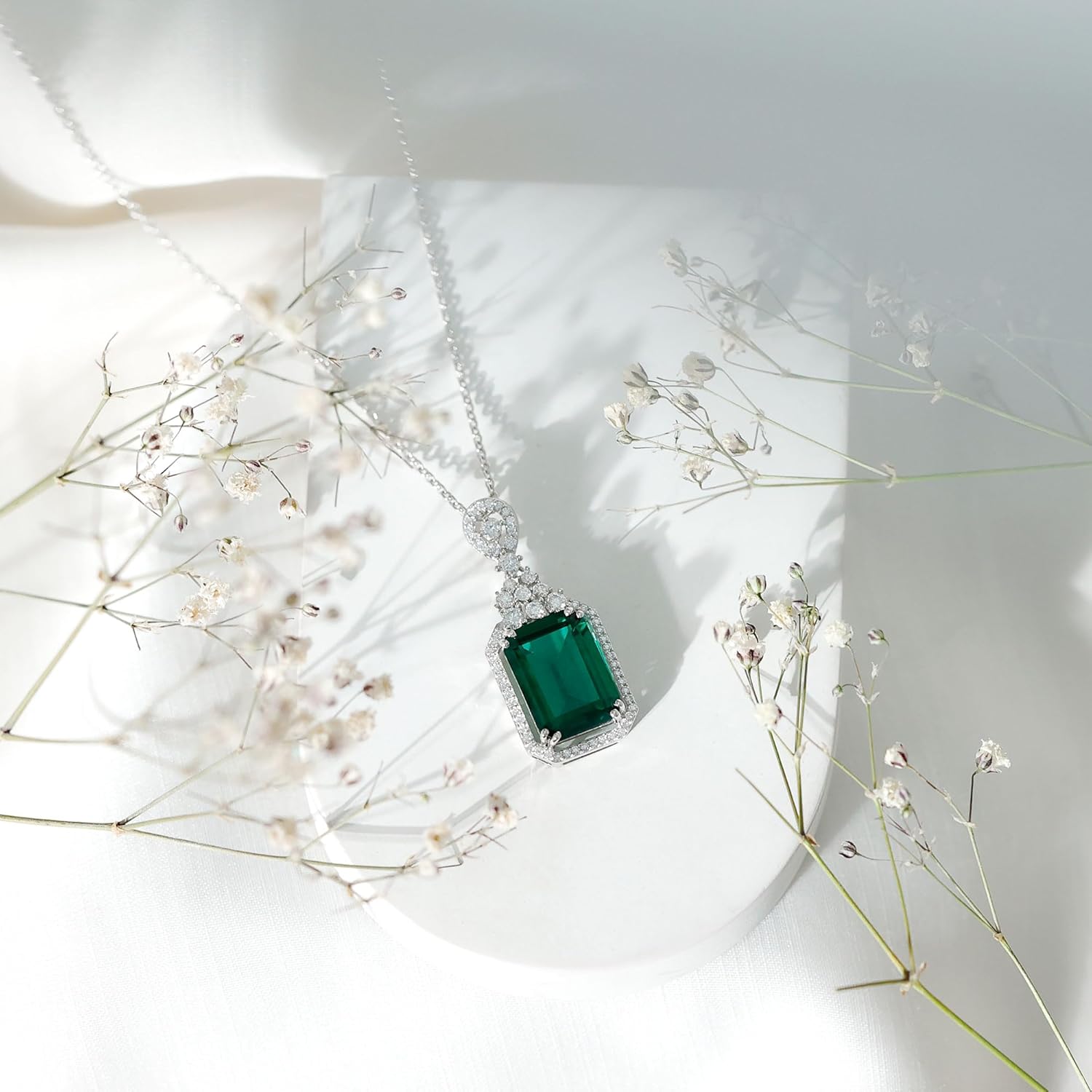 Certified 8 Carat Lab Grown Emerald Vintage Necklace With Silver Chain, Aaaa Quality - Gift For Special Occasions