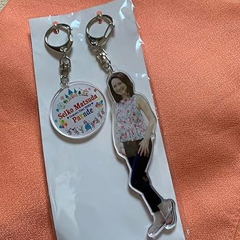 Amazon.co.jp: 松田聖子グッズ アクリルキーホルダー : おもちゃ