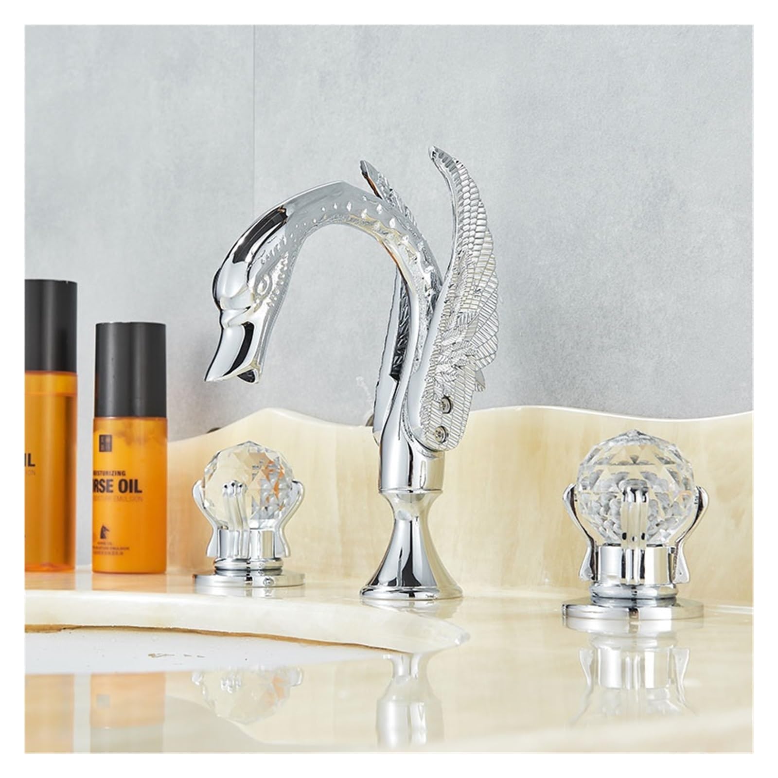 Robinet de lavabo doré chic pour transformer votre salle de bain en spa