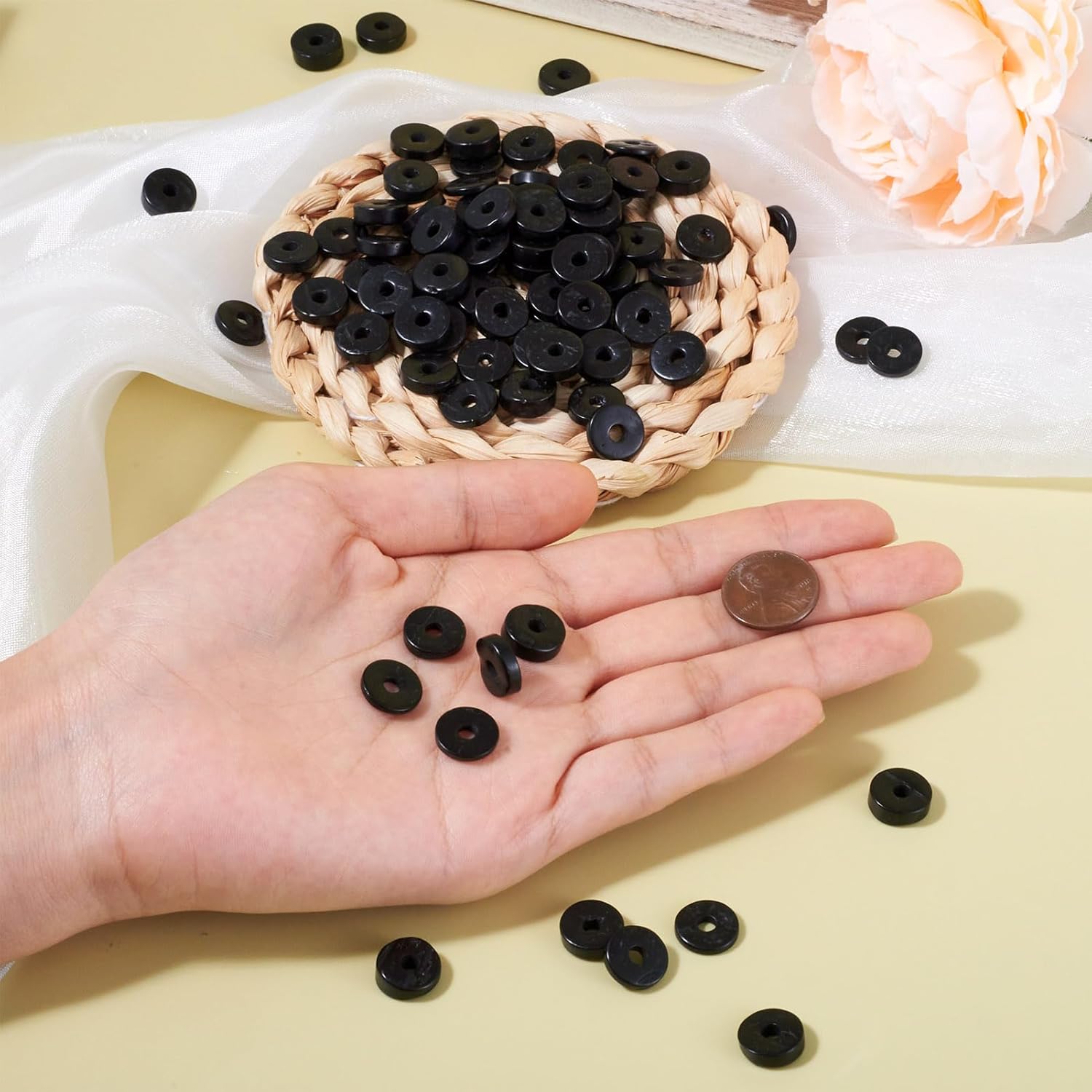 FASHEWELRY 100Pcs Flat Round Coconut Beads 12mm Dyed Donut Disc Wood Spacer Beads for DIY Bracelet Necklace Jewelry Making (Black) - Image 6