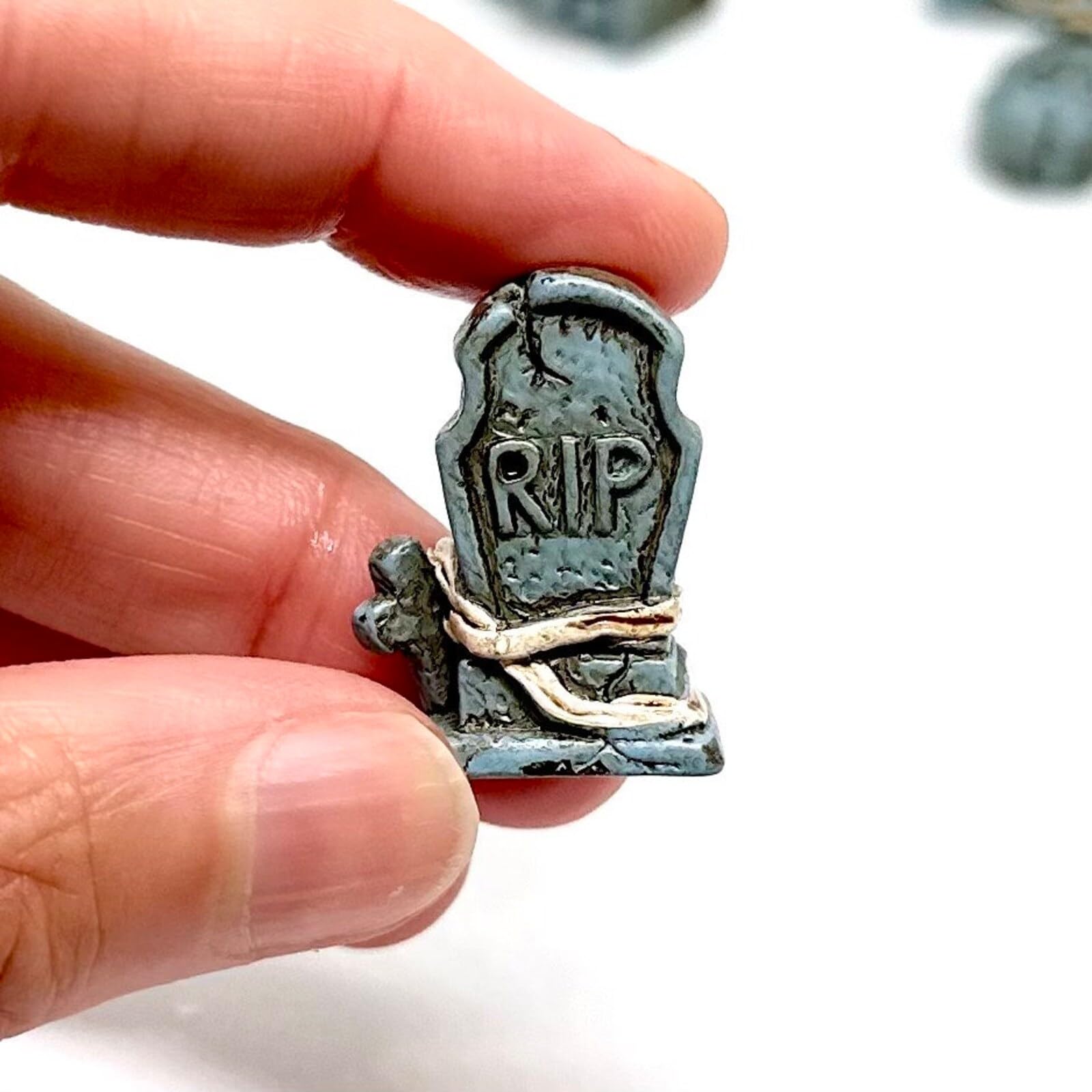 Miniature Gravestone, Miniature Halloween Gravestone, Miniature Tombstones, Tiny Resin Gravestones, for Dollhouse Halloween, Graveyard Markers,