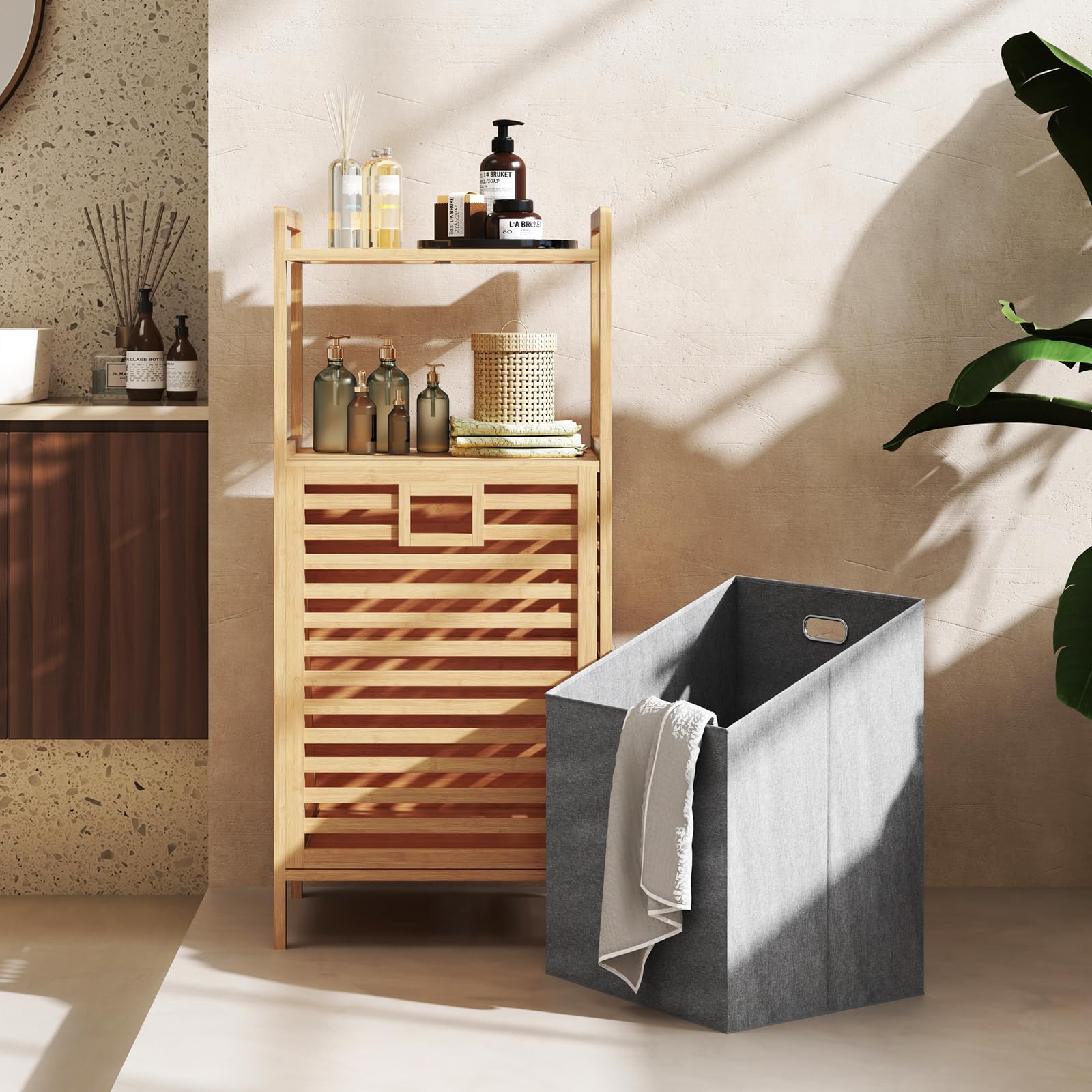 COSTWAY Badregal mit Wäschekorb, Regal aus Bambus, Badschrank mit 2 Ablagen & Ausklappbarer Korb aus Stoff, Wäschesammler für Badezimmer, Waschküche, Natur, 43,5 x 33 x 96 cm