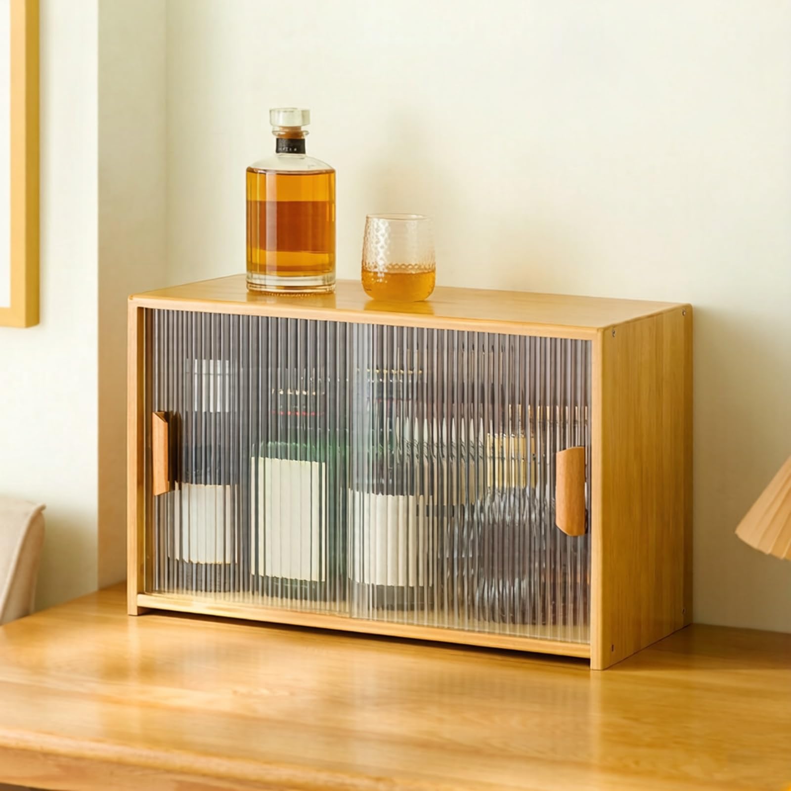 Gabinete de almacenamiento de bambú con puertas correderas acrílicas, botiquín de vidrio estriado, nizer de madera para cafetería y oficina, elegante solución de escritorio (55 x 28 x 34 cm)