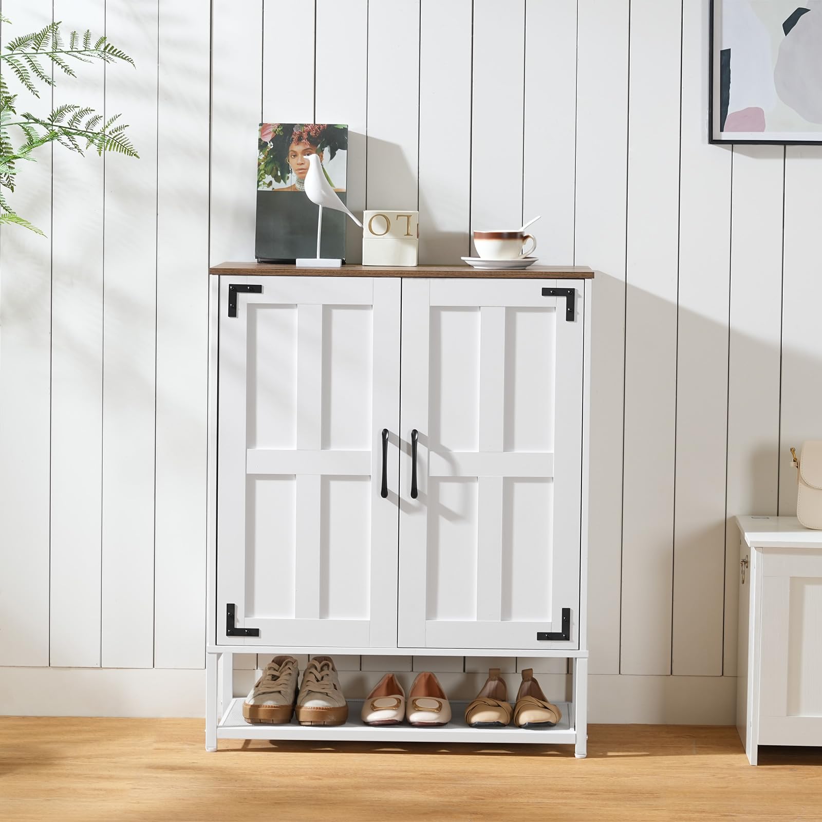 HOOBRO Meuble à Chaussures, Rangement Chaussures de Style Maison des Campagne à 6 Niveaux avec Étagères Réglables, Meuble pour Entrée, Chambre, Dressing, Blanc et Noyer EWH44SC01