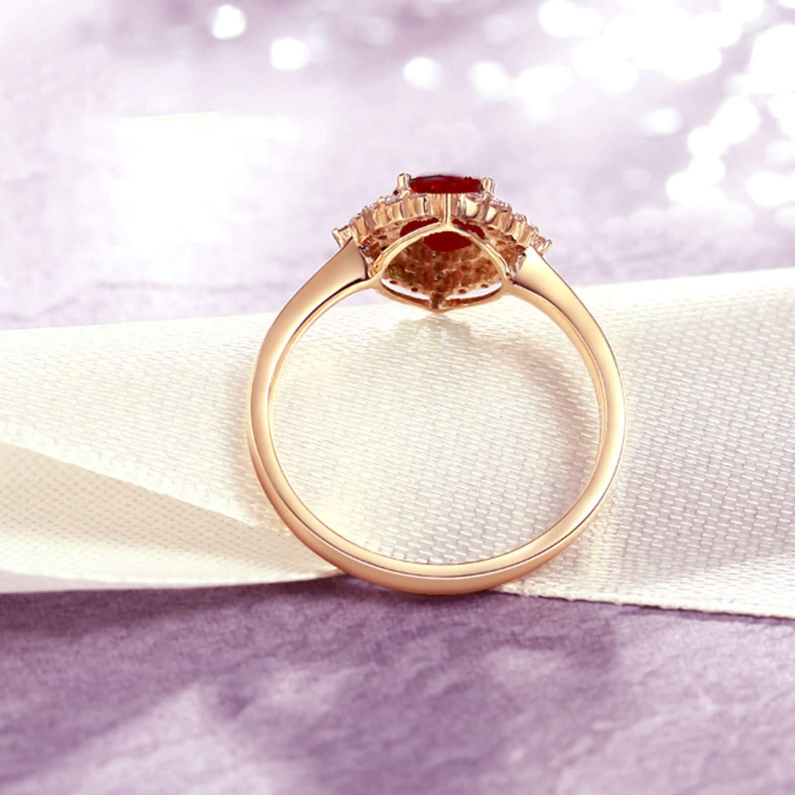 Daesar Anillos de Compromiso Matrimonio para Mujer con Flor y Oval con Rubí Creado y Moissanita, Oro Amarillo 9K/14K/18K, Anillo Promesa Oro Rojo