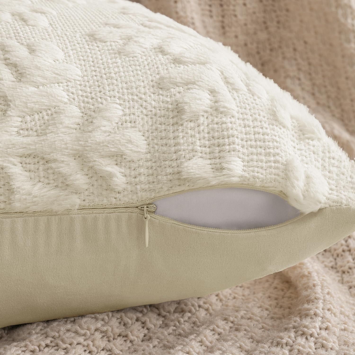 MIULEE Christmas Cream White Throw Pillow Covers Snowflakes Decorative 20×20 Inch Faux Wool Winter Festival Couch Pillow Covers Set of 2 Farmhouse Holiday Home Decors for Sofa Livingroom Bed