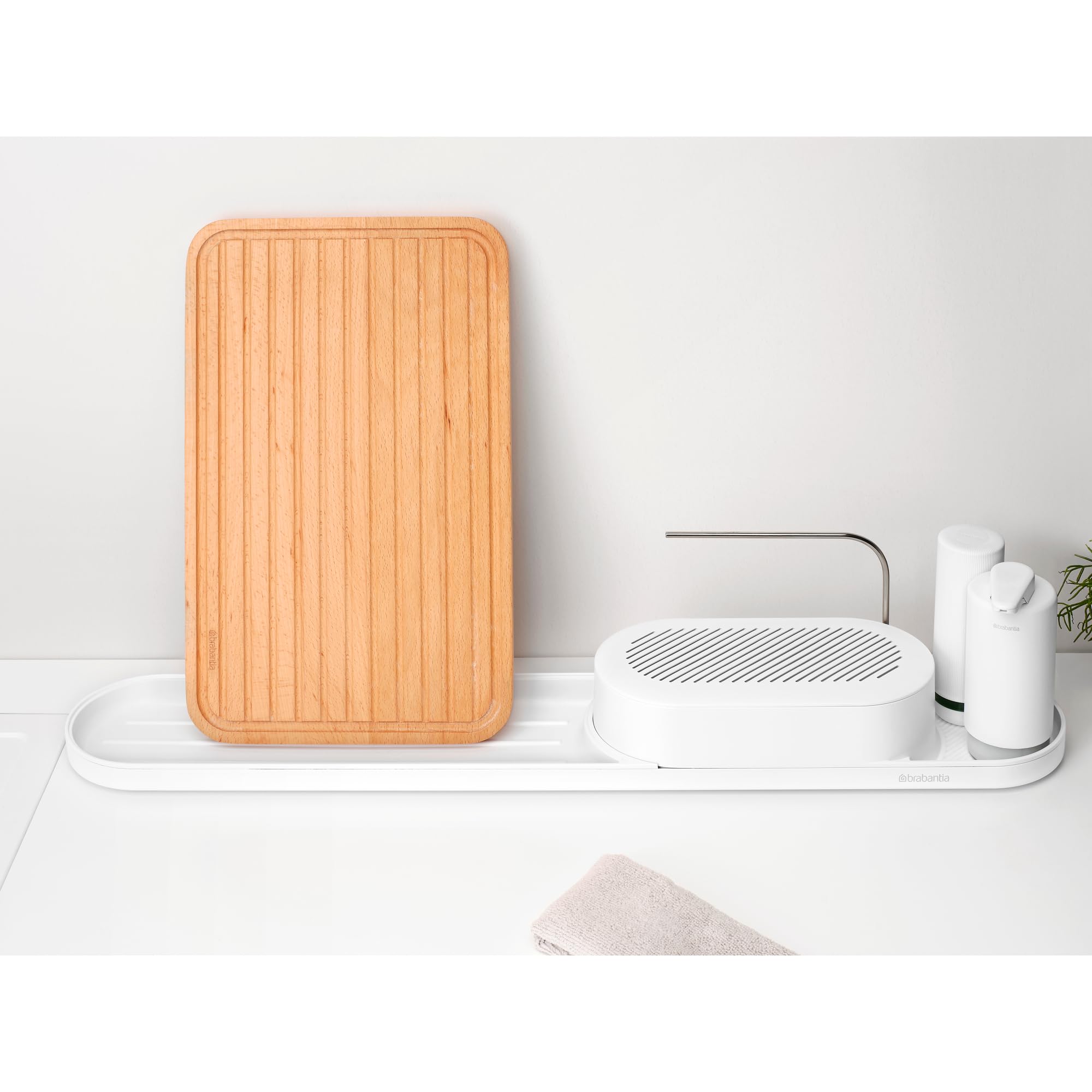 Brabantia - Conjunto SinkStyle con organizador fregadero, bandeja de secado, dispensador de jabón y placa de acero inoxidable extraíble - Mineral Fresh White