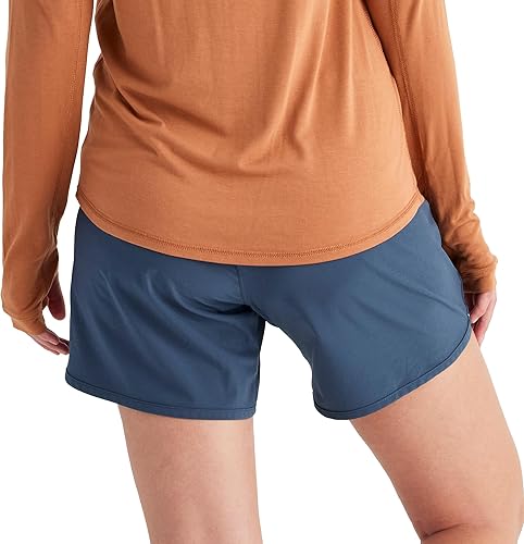 Miniatura 2 de Free Fly Pantalones cortos con forro Breeze de 6 pulgadas para mujer, absorben la humedad, protección solar UPF 50+ forro de viscosa de bambú