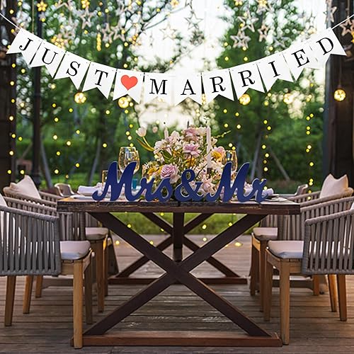 Vista 23 de Letras de madera de Mr & Mrs para mesa de boda, decoración de mesa dorada grande con el señor y la señora cariño, letrero de madera de señor