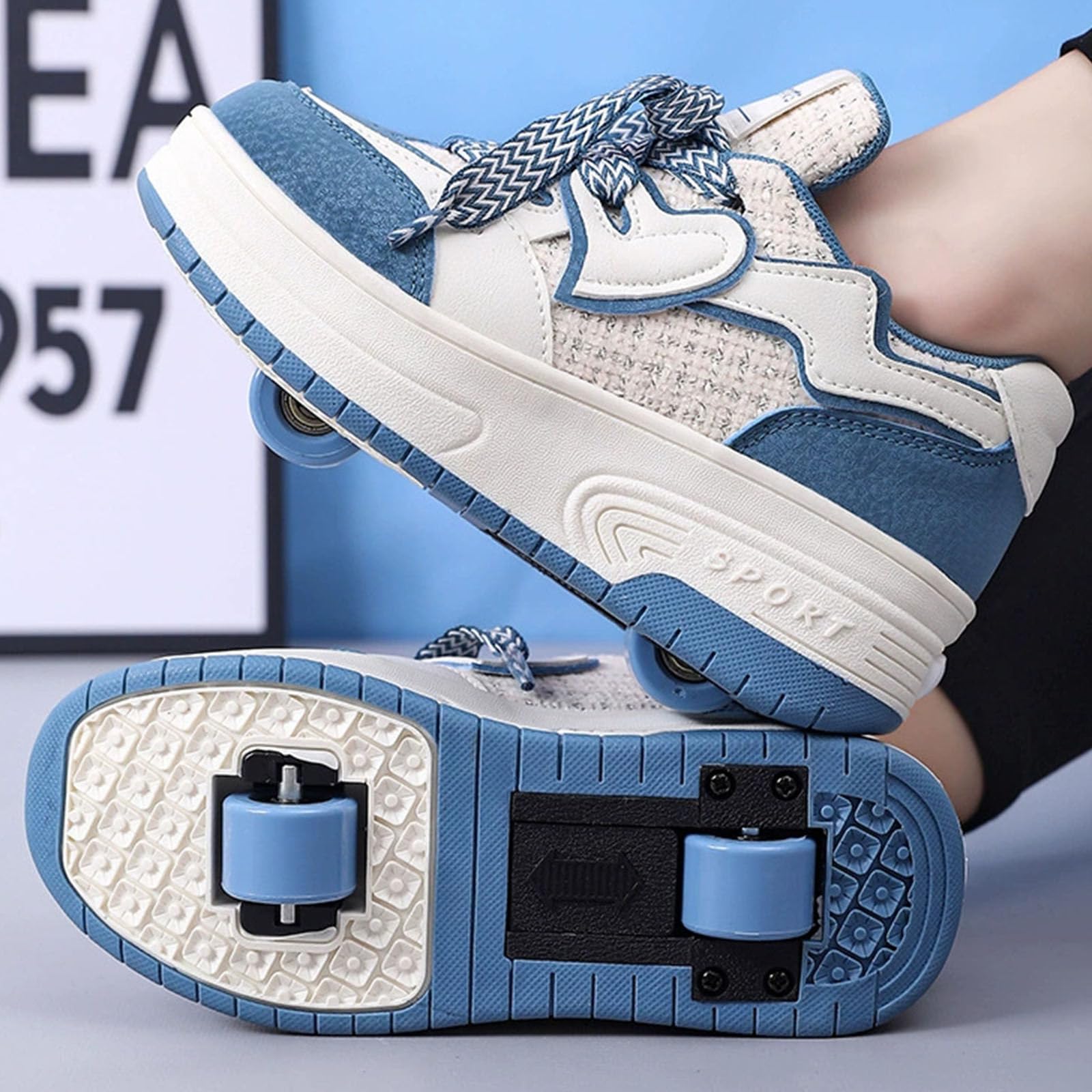 Surwin Chaussures roulettes Enfant, Chaussures de Skateboard à Lacets Fille Garçon avec Roues Arrière Rétractables, Basket à roulettes Sneakers Roller Respirant, 31 EU-40 EU